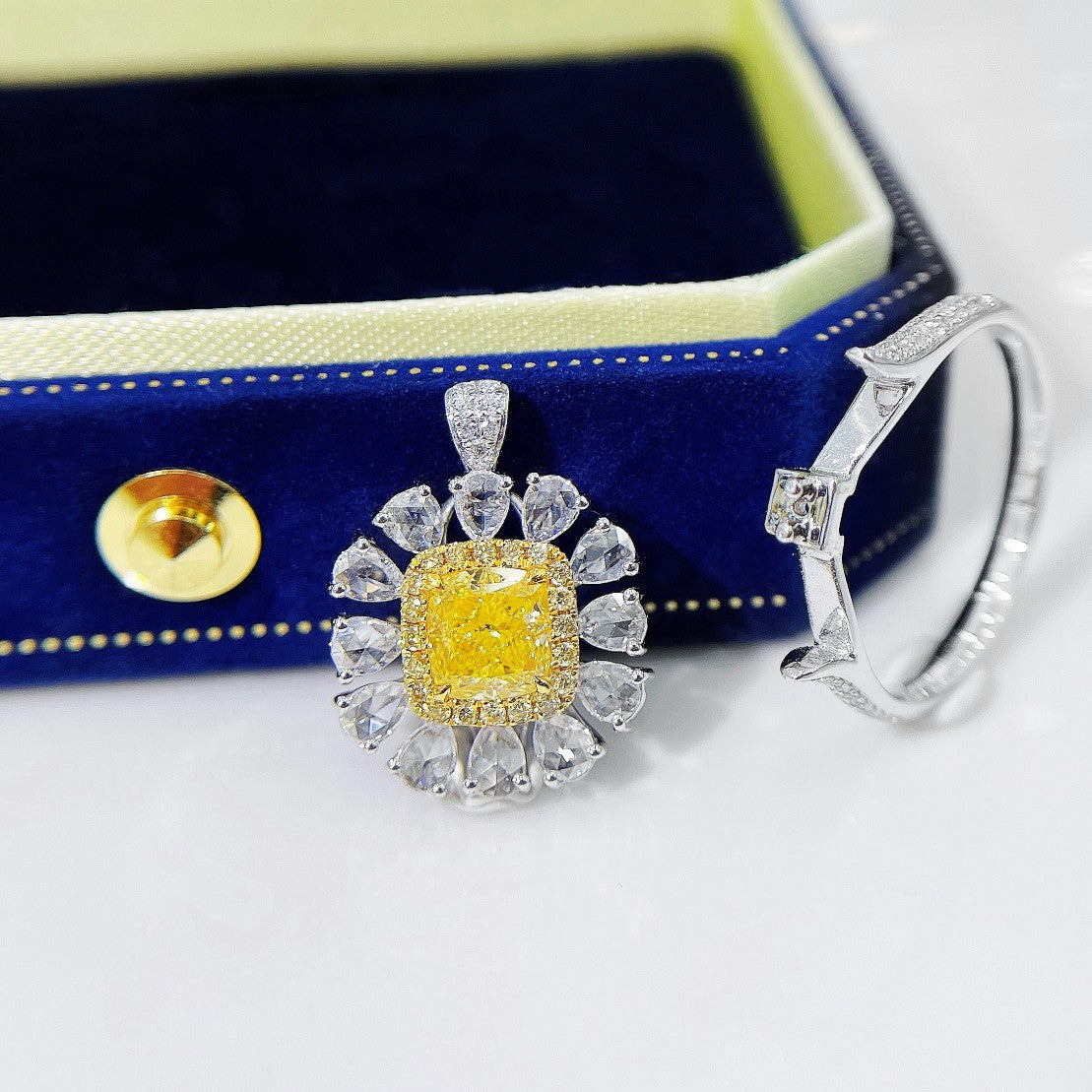 18K Yellow Gold Diamond Pillow Rose Cut Two-Way Wear Ring | Premium Jewelry - Yellow Diamond Ring