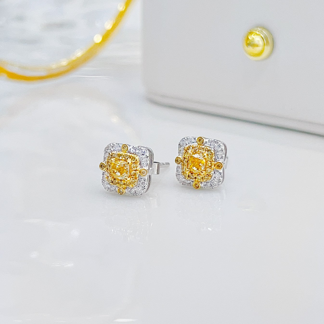 18K Yellow Gold Diamond Pillow Shape Split-Color Earrings - Jeweler.Jewelry