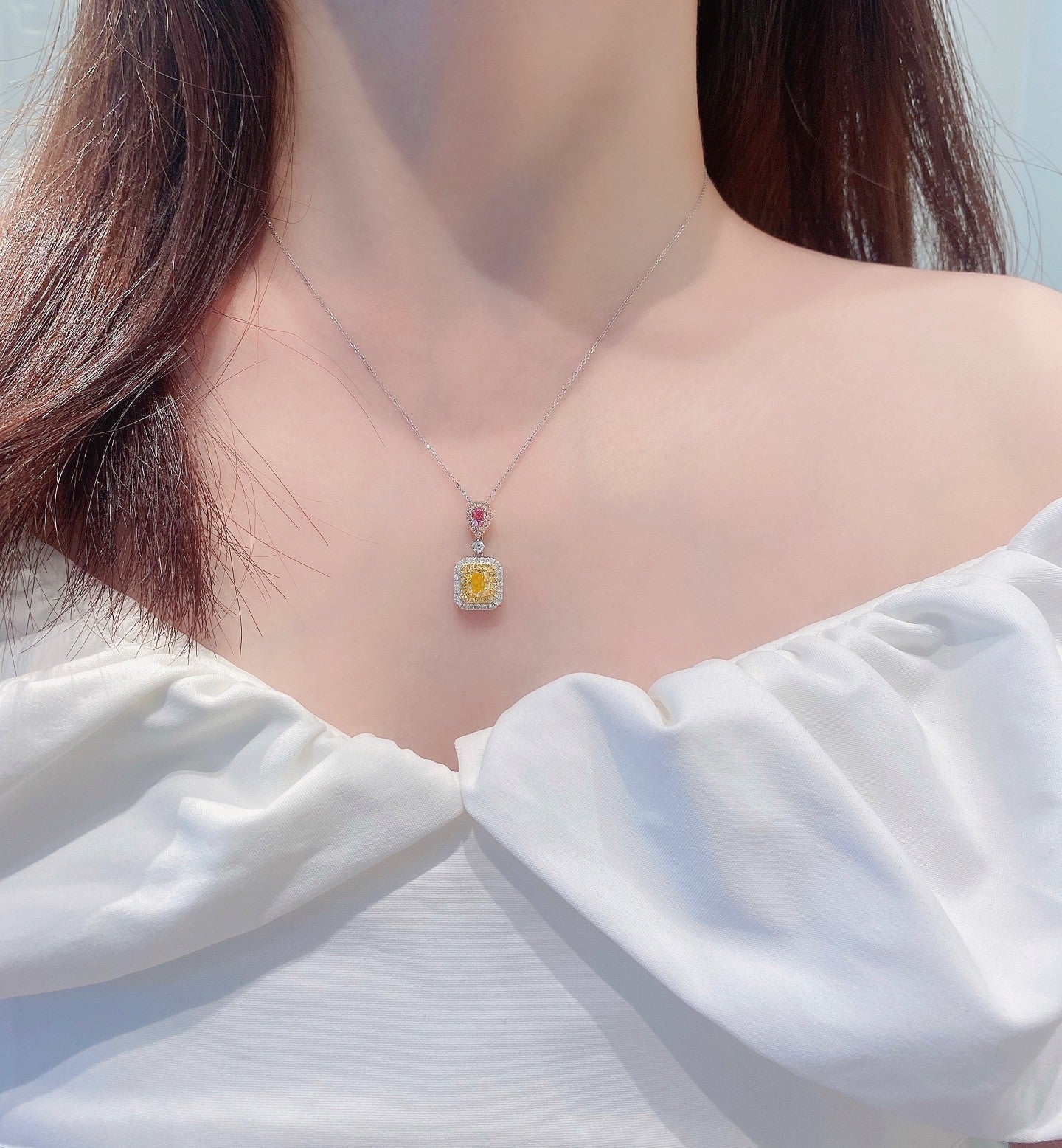 18K Yellow Gold Diamond Pillow-Shaped Teardrop Two-Tone Necklace - Yellow Diamond Necklace