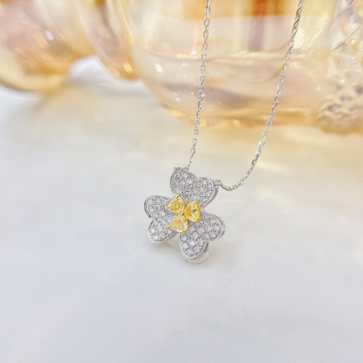 18K Yellow Gold Heart-Shaped Three-Leaf Diamond Necklace - Yellow Diamond Necklace