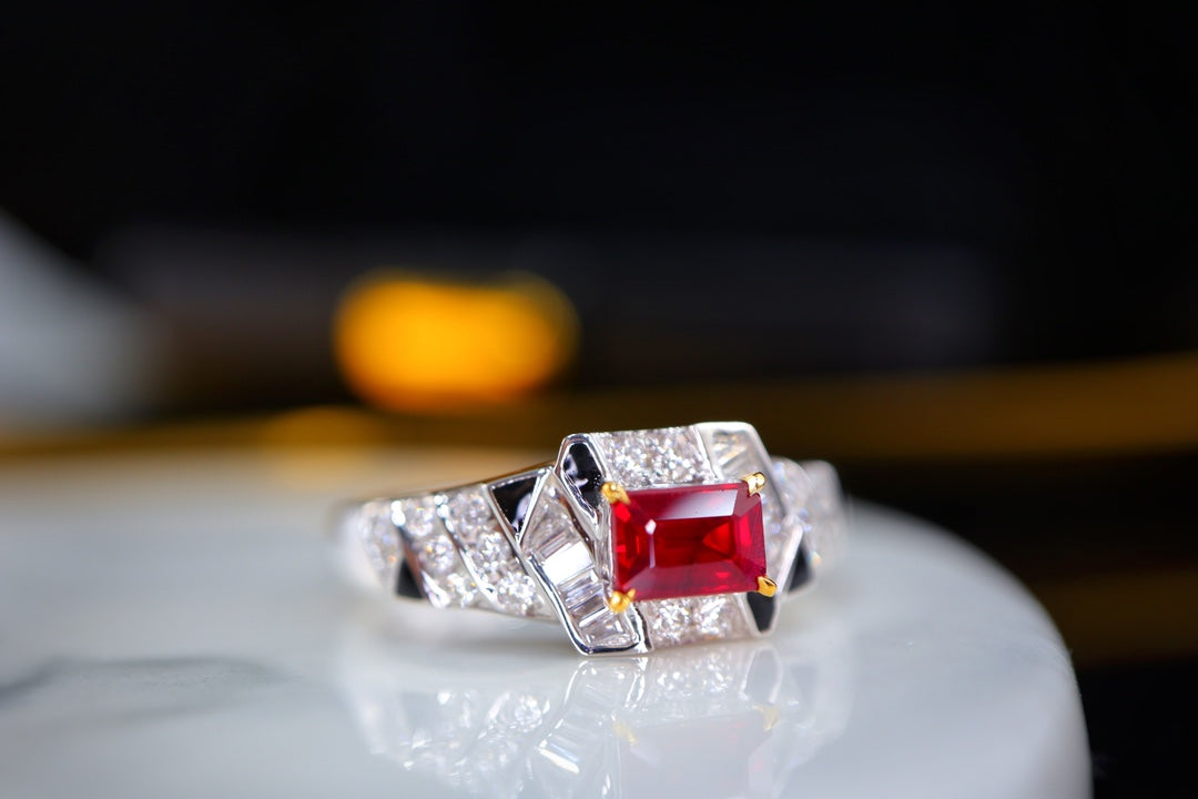 Anillo único de rubí rojo con sangre de paloma - Joyería de alta calidad