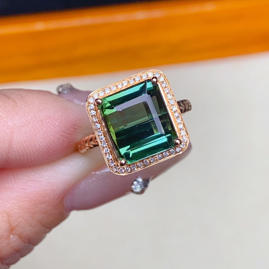 Exklusiver Bixbite-Ring aus 18-karätigem Gold mit Diamantakzent – Schmuckangebot