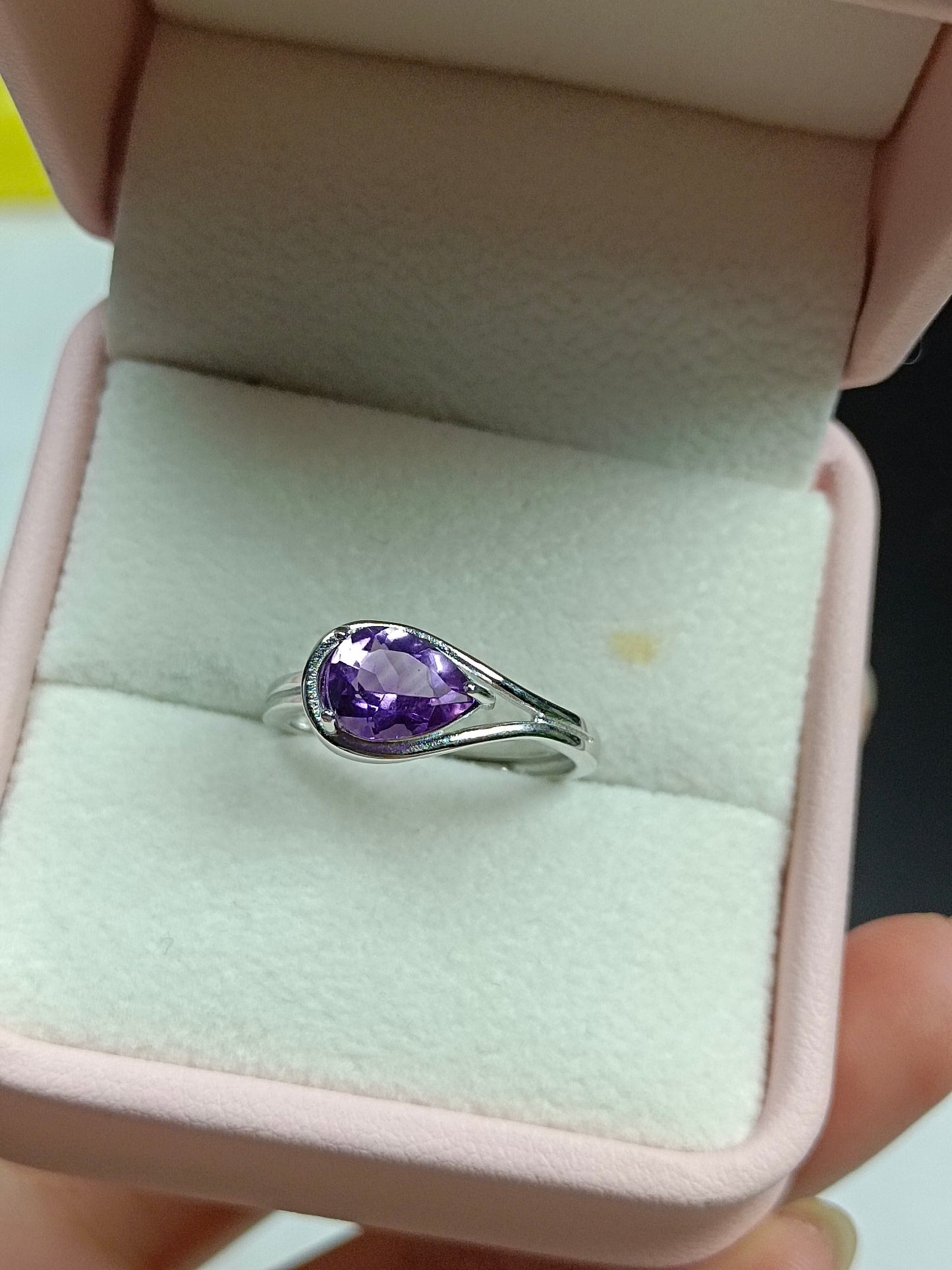 Prachtige natuurlijke amethist druppelring - een must-have voor sieraden