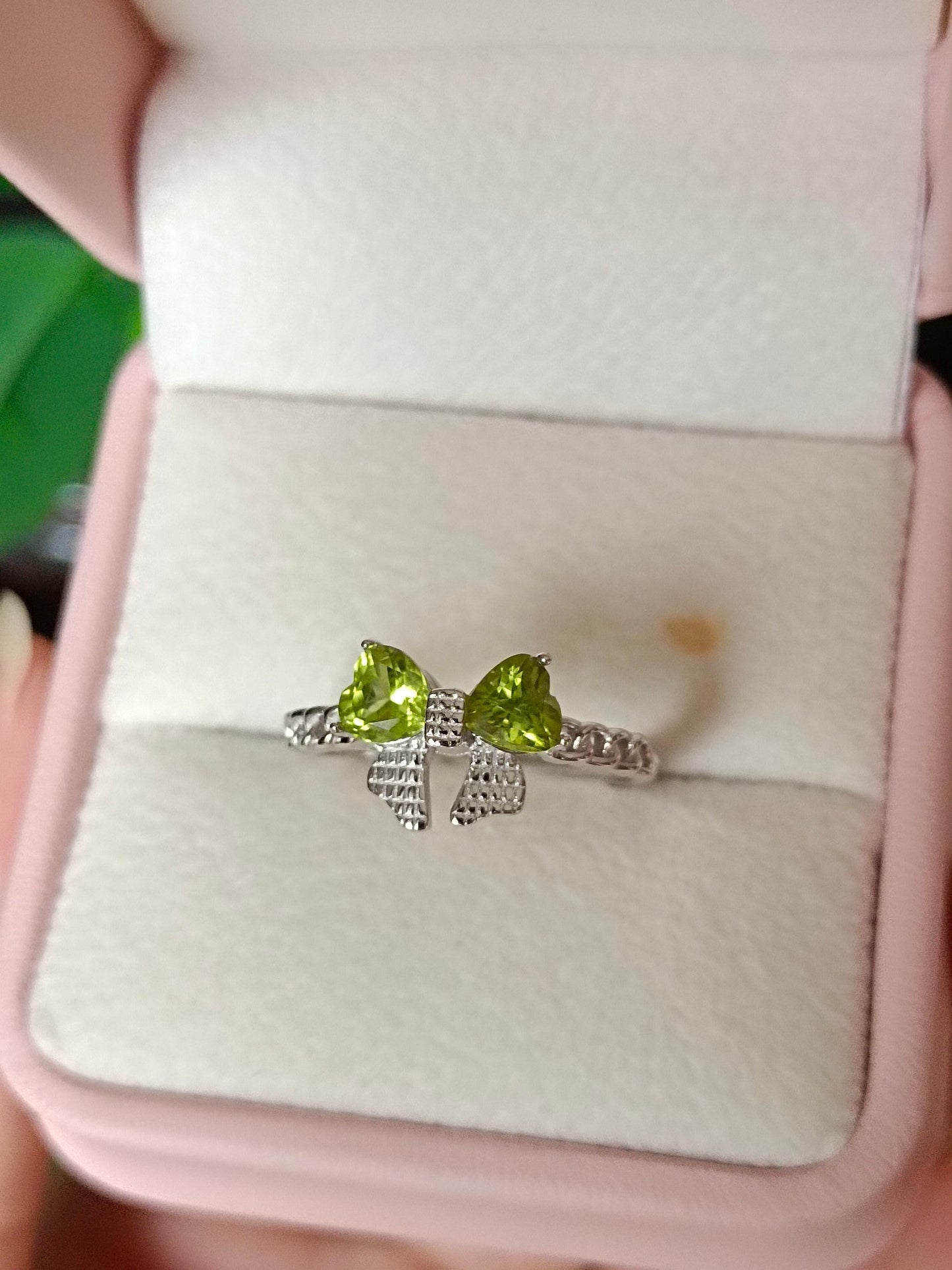 Inel natural Peridot Heart Bowknot - Bijuterii pentru vitalitate vibrantă