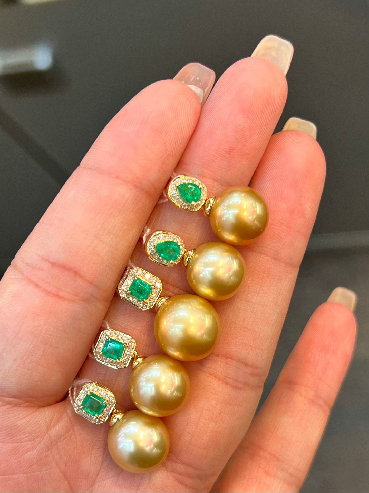 Elegant 18K Gold Embedded Pearl Pendant with Emerald and Diamond Accents