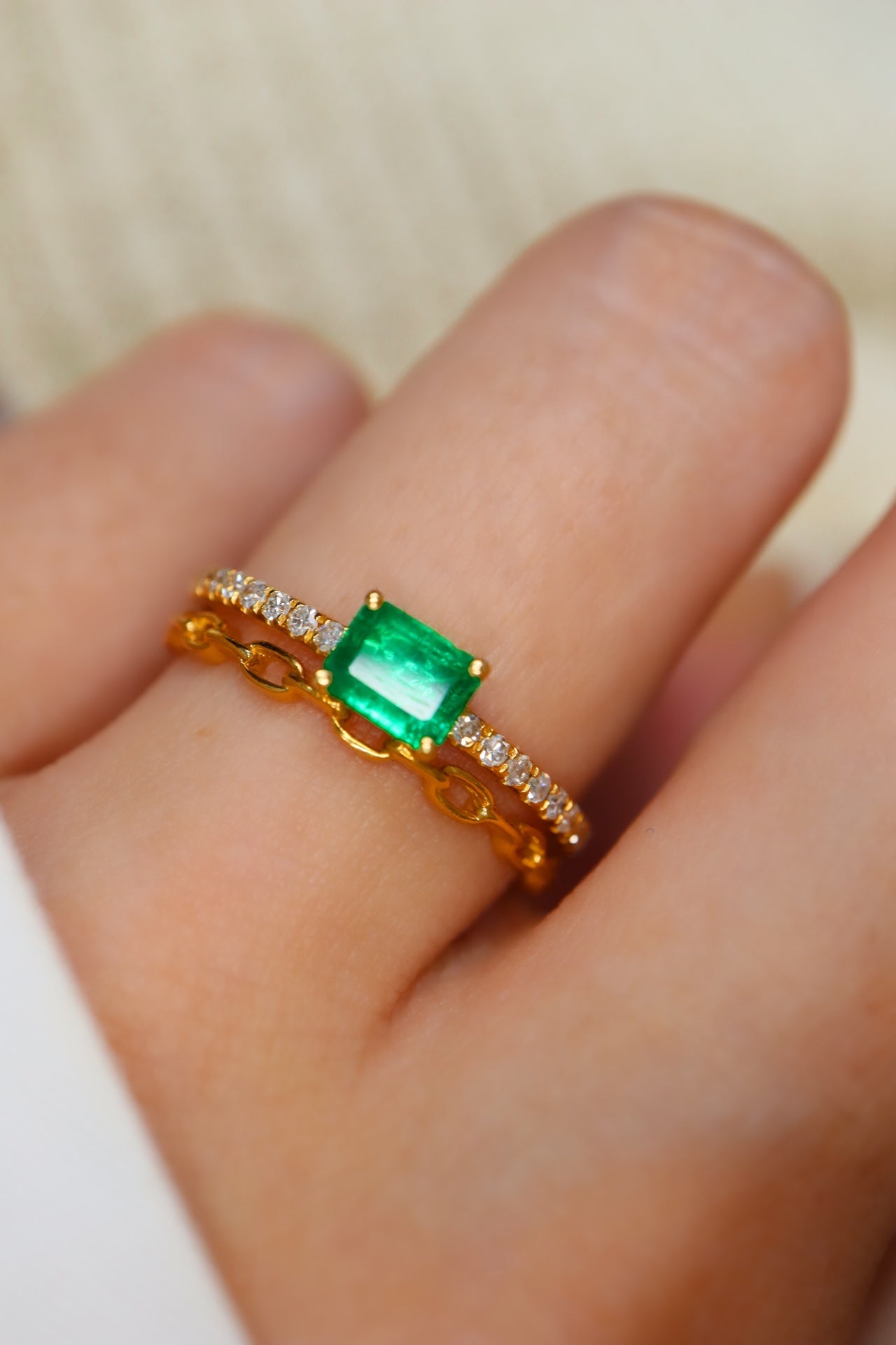 Panjshir Fine Jewelry - smaragdisormus timanttikorosteella