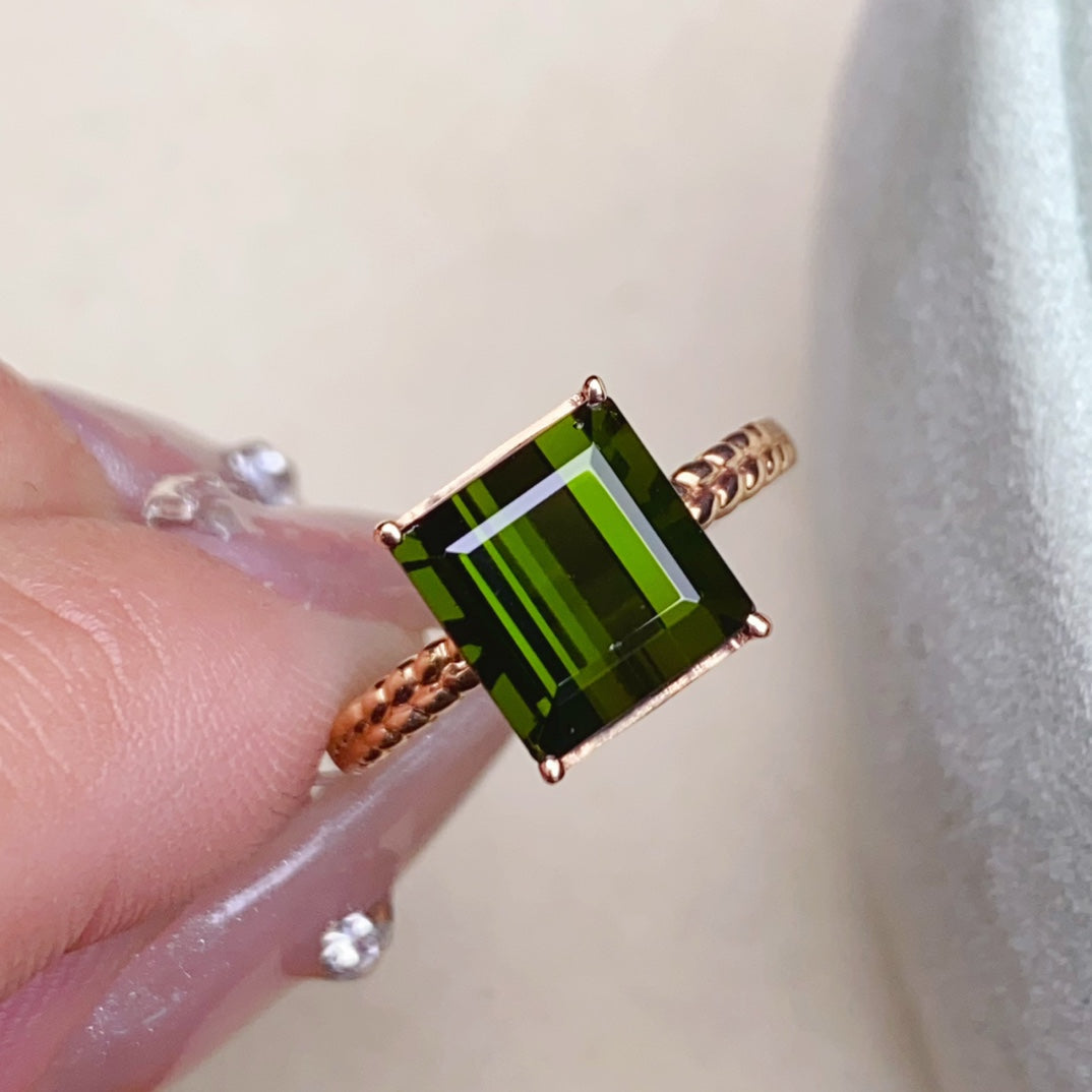 Luxury 18K Gold Bixbite Ring with Diamond Accents - Exclusive Jewelry Deal