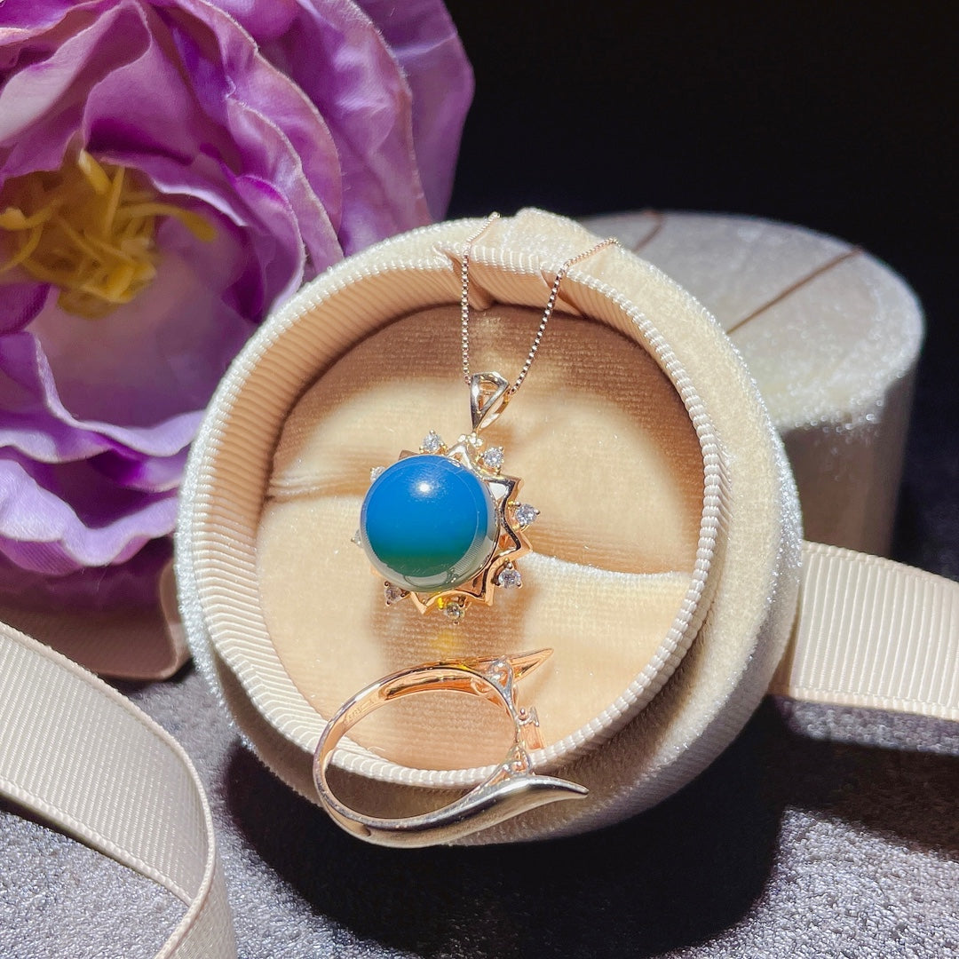 Pendentif en ambre bleu dominicain intégré en or 18 carats - Bijoux uniques pour l'amour
