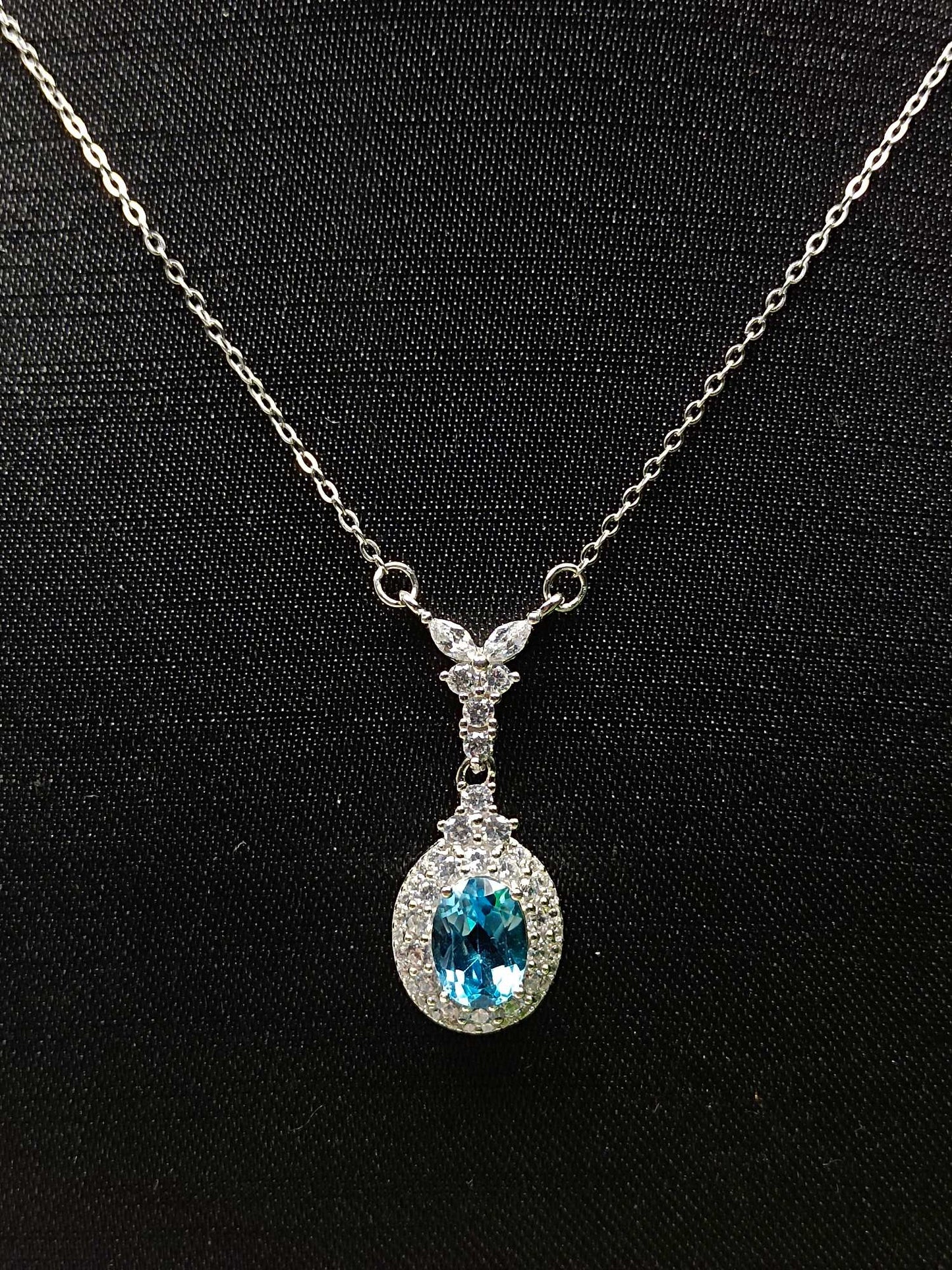 Exquisite Natural Swiss Blue Topaz Bracelet - Elegant Jewelry