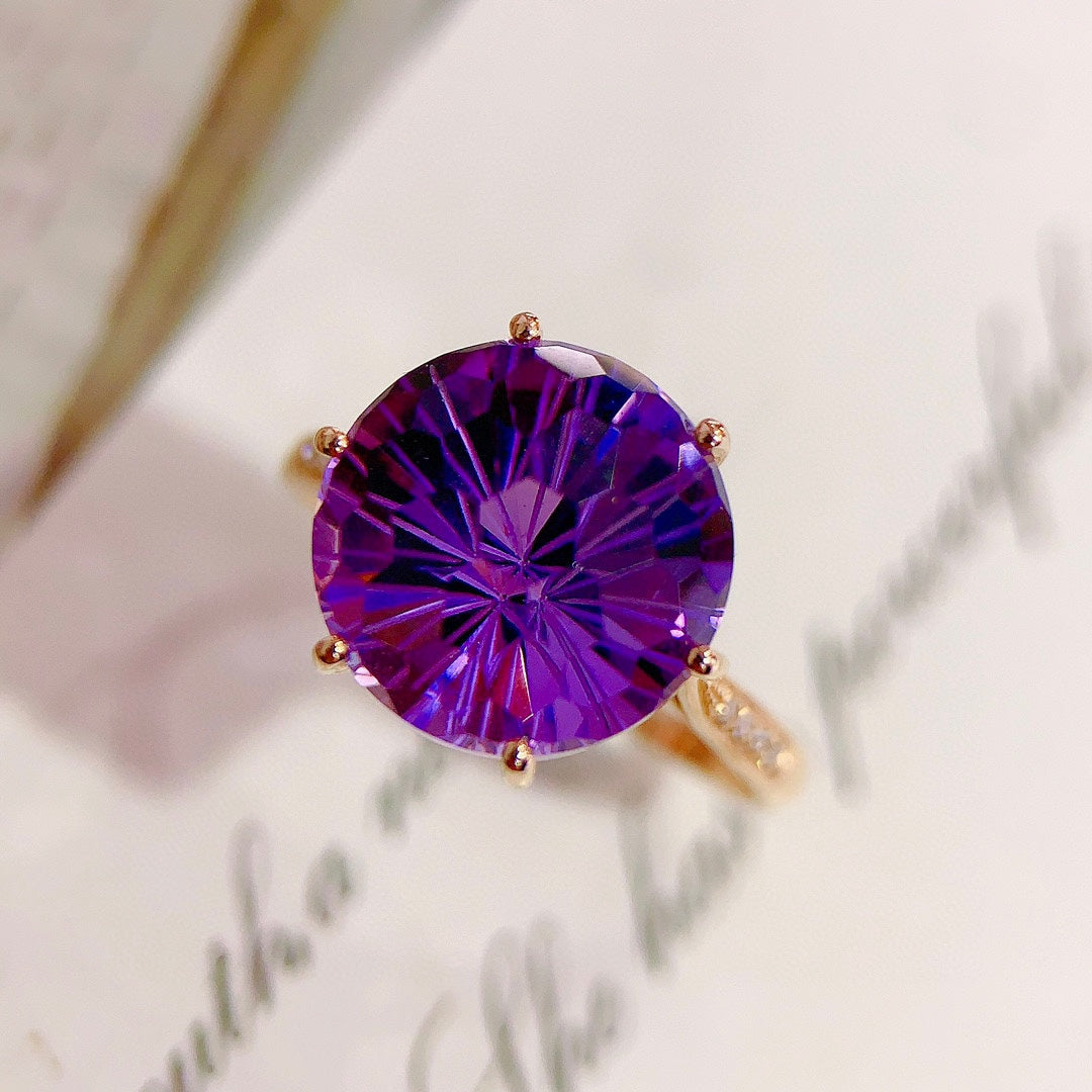 Cincin Amethyst Emas 18K - Perhiasan Elegan untuk Kelembutan Abadi