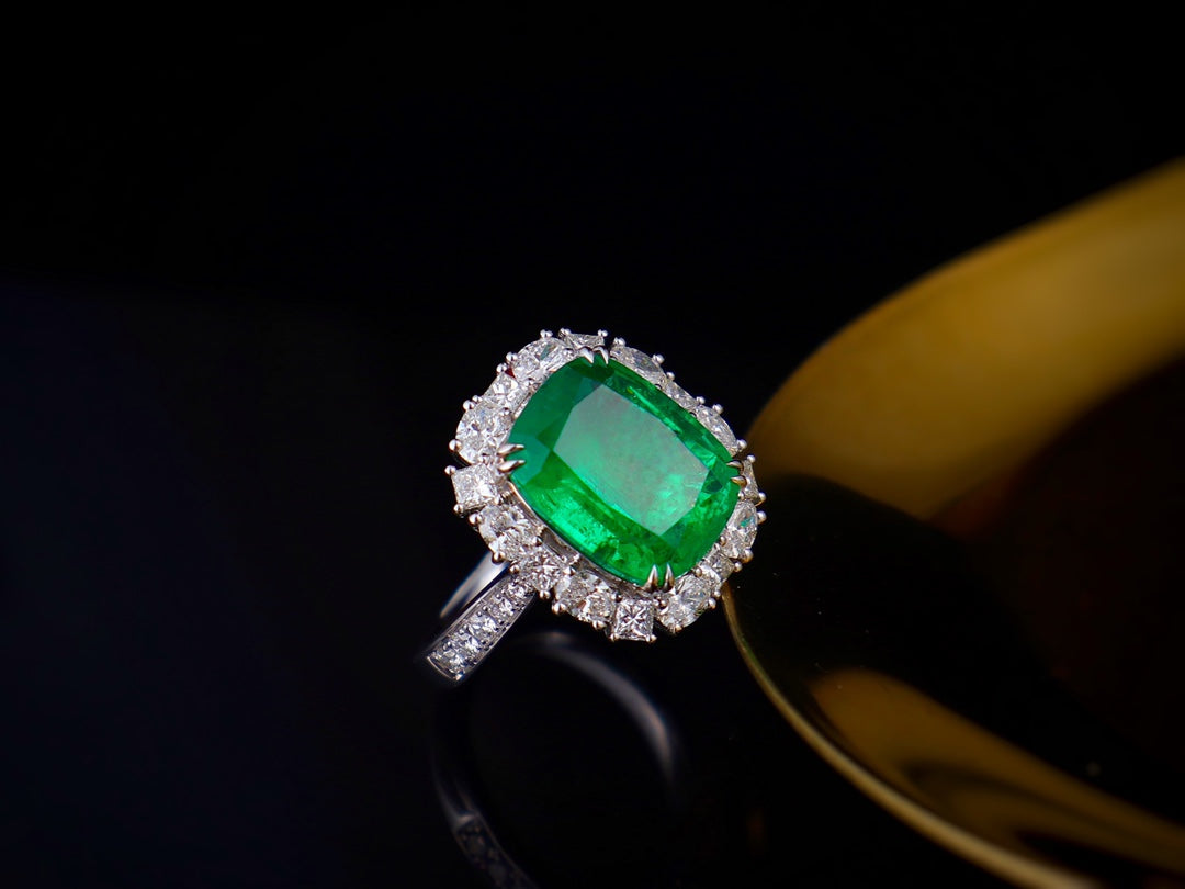 Cincin Zamrud - Perhiasan Batu Permata Potongan Meja Besar Mewah
