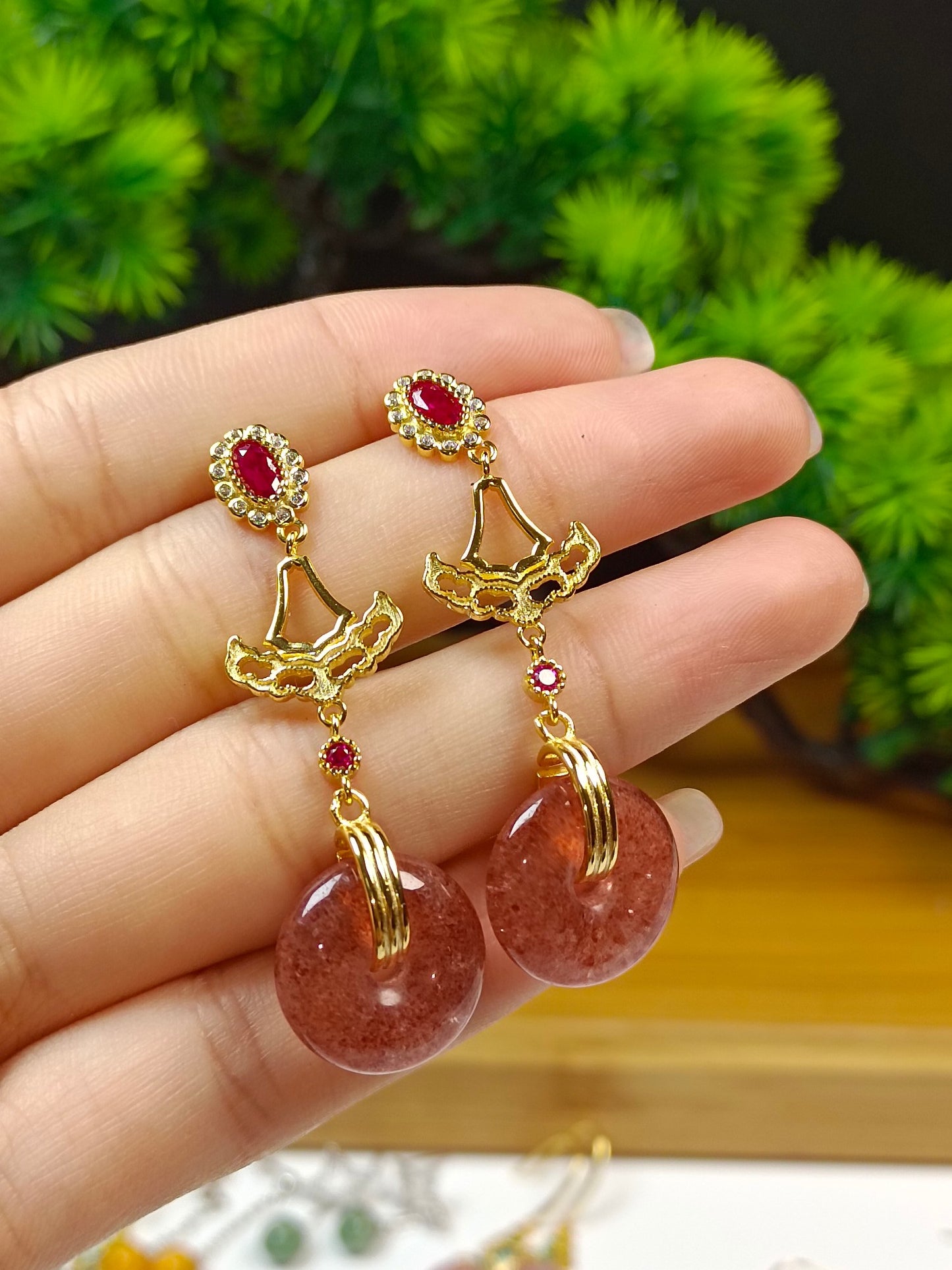Alkuperäinen muotoilu Natural Strawberry Quartz -turvasolki S925 hopeakorvakorut - klassiset korut