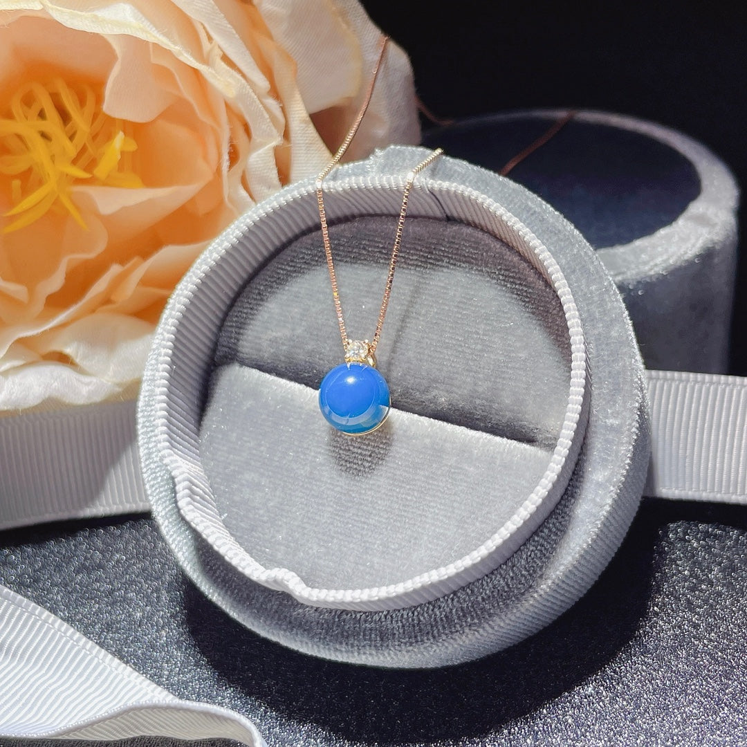 Nouveauté exclusive : Pendentif en ambre bleu dominicain incrusté d'or 18 carats - Bijoux de luxe