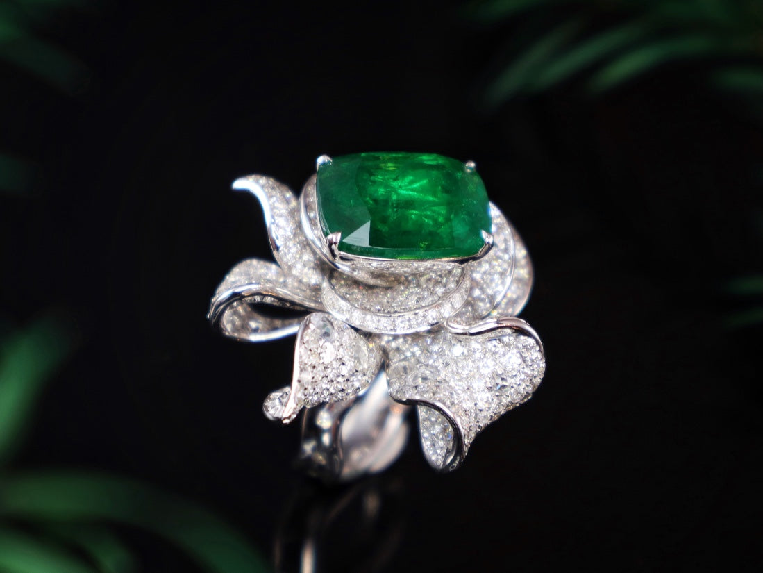 Emerald Green Jewelry: Exclusive Flower Design Ring/Pendant