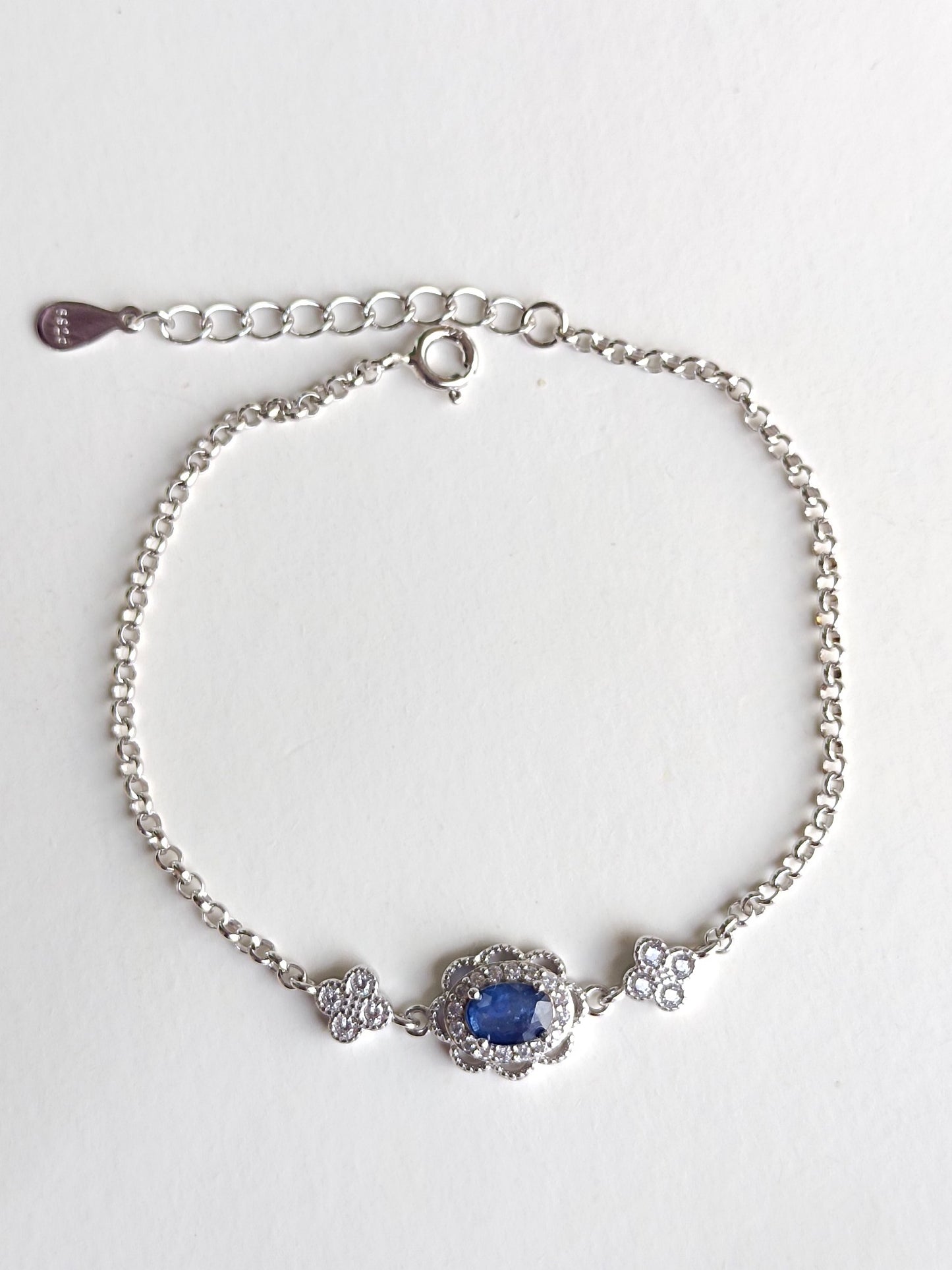 Elegante natuurlijke saffierarmband in S925 zilver - een must-have sieraad