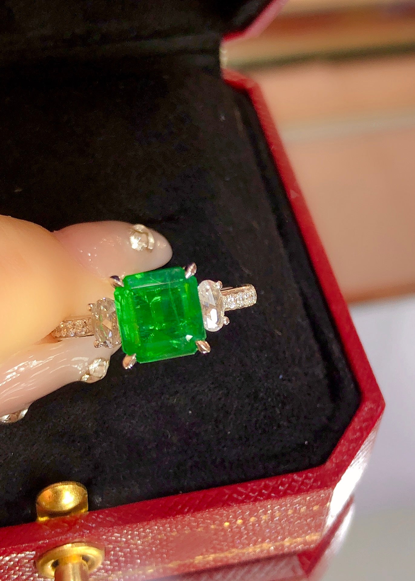 Utsökt Natural Emerald Ring - Muzo Green Jewelry