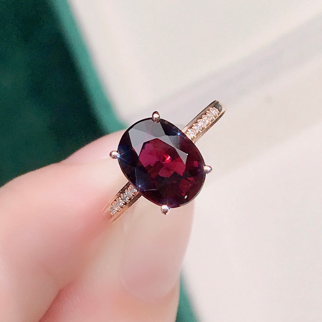 Elegante anillo Bixbite incrustado en oro de 18 quilates y diamantes: una joyería imprescindible