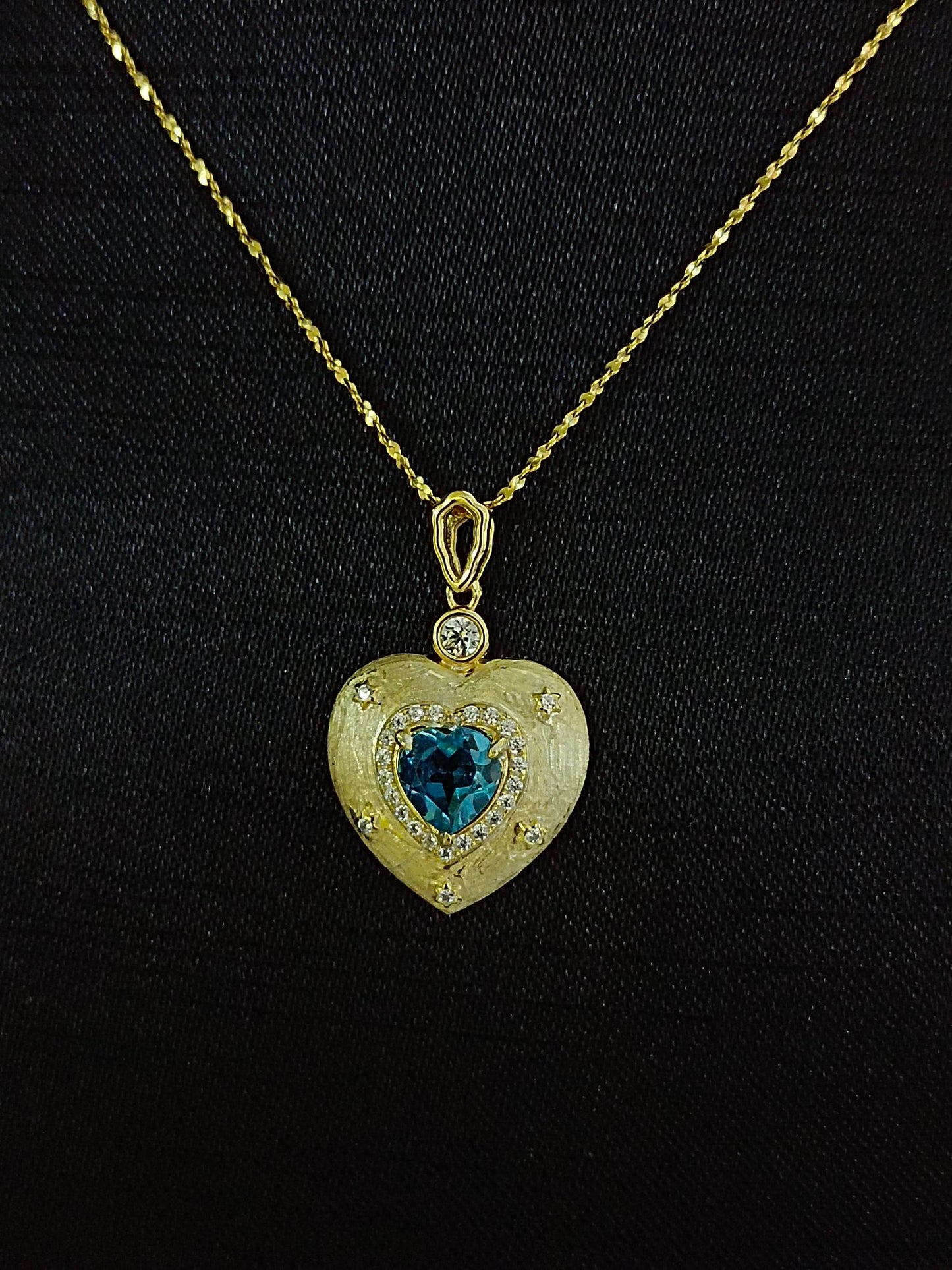 Naturlig Topaz Heart Pendant smykker - en glitrende glede