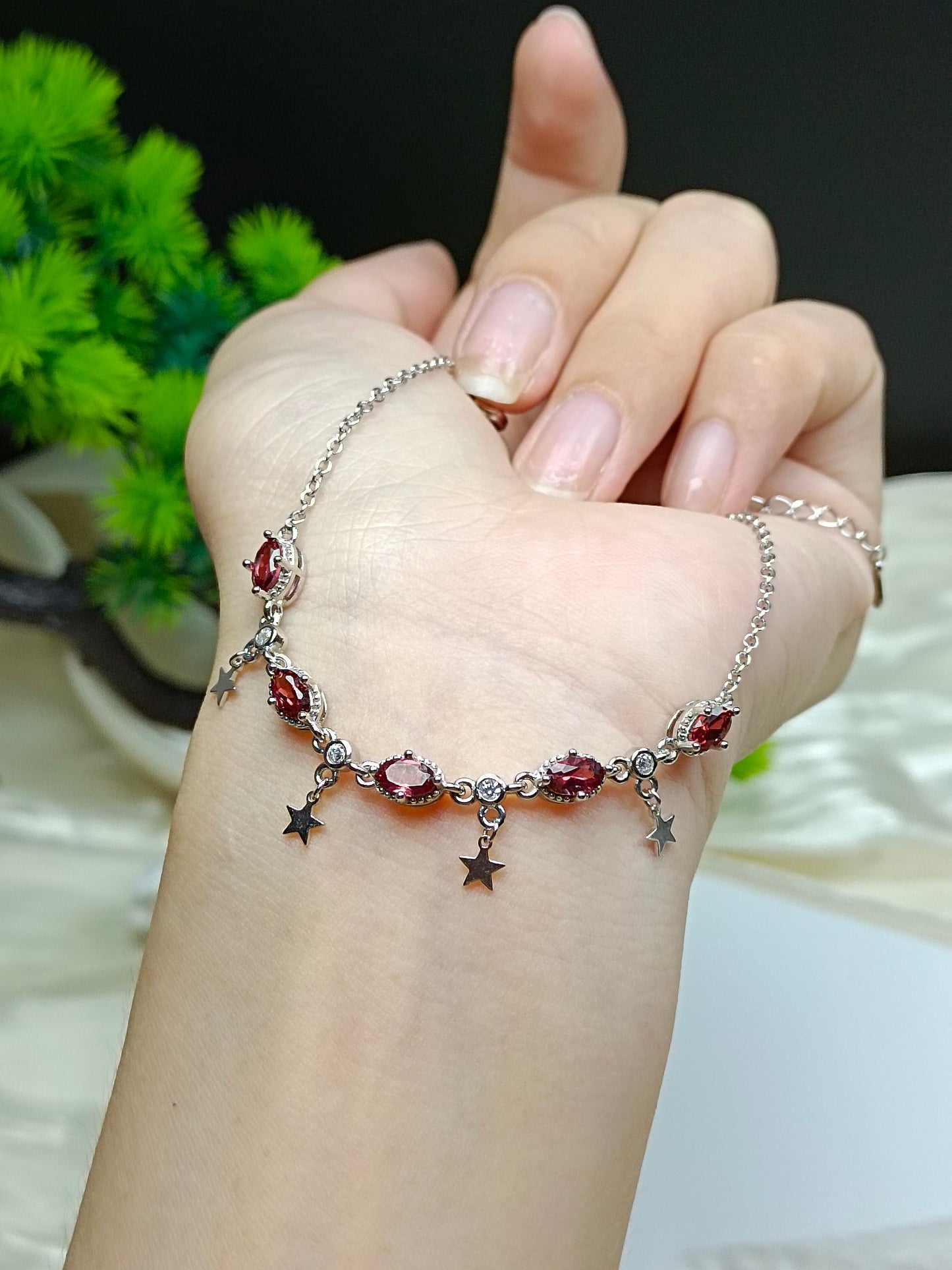 S925 Silver Embedded Garnet Star Bracelet - Wine Red Princess Style Minimalist Korean Jewelry