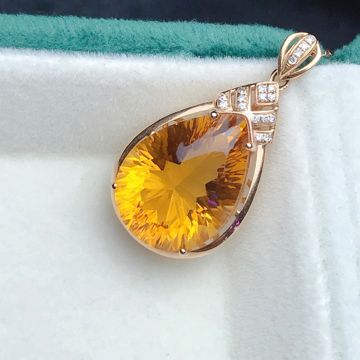 Loket Citrine Kuning Asli - Ketukangan Barang Kemas yang Elegan