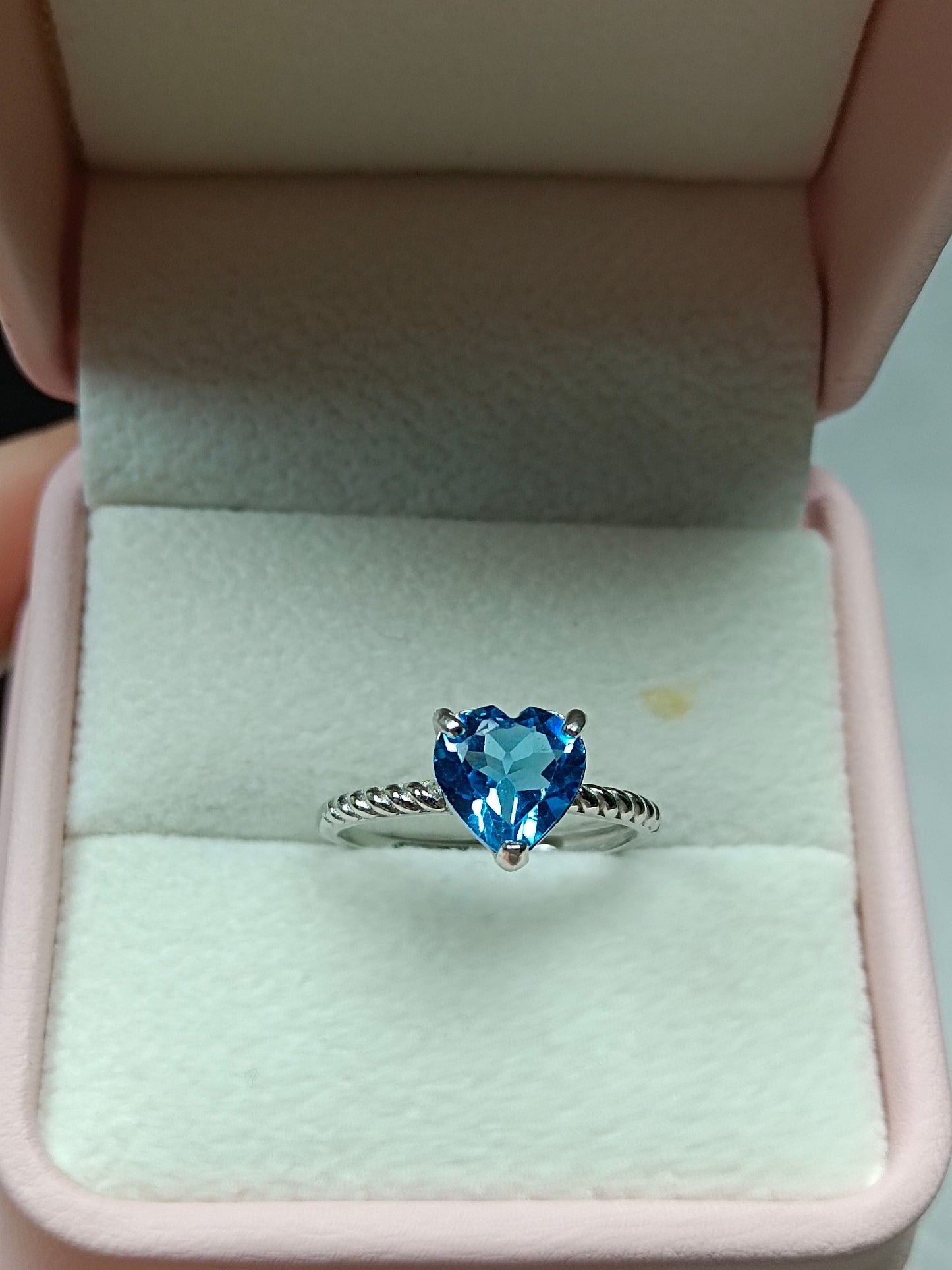 Mystic Blue Topaz Heart Ring - Premium Swiss Quality smykker