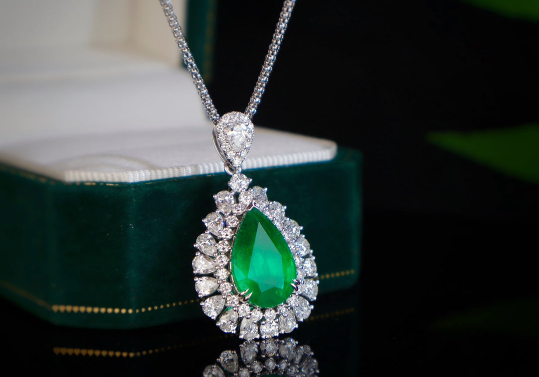 Emerald Pendant Jewelry: A Luxurious Choice for Elegance