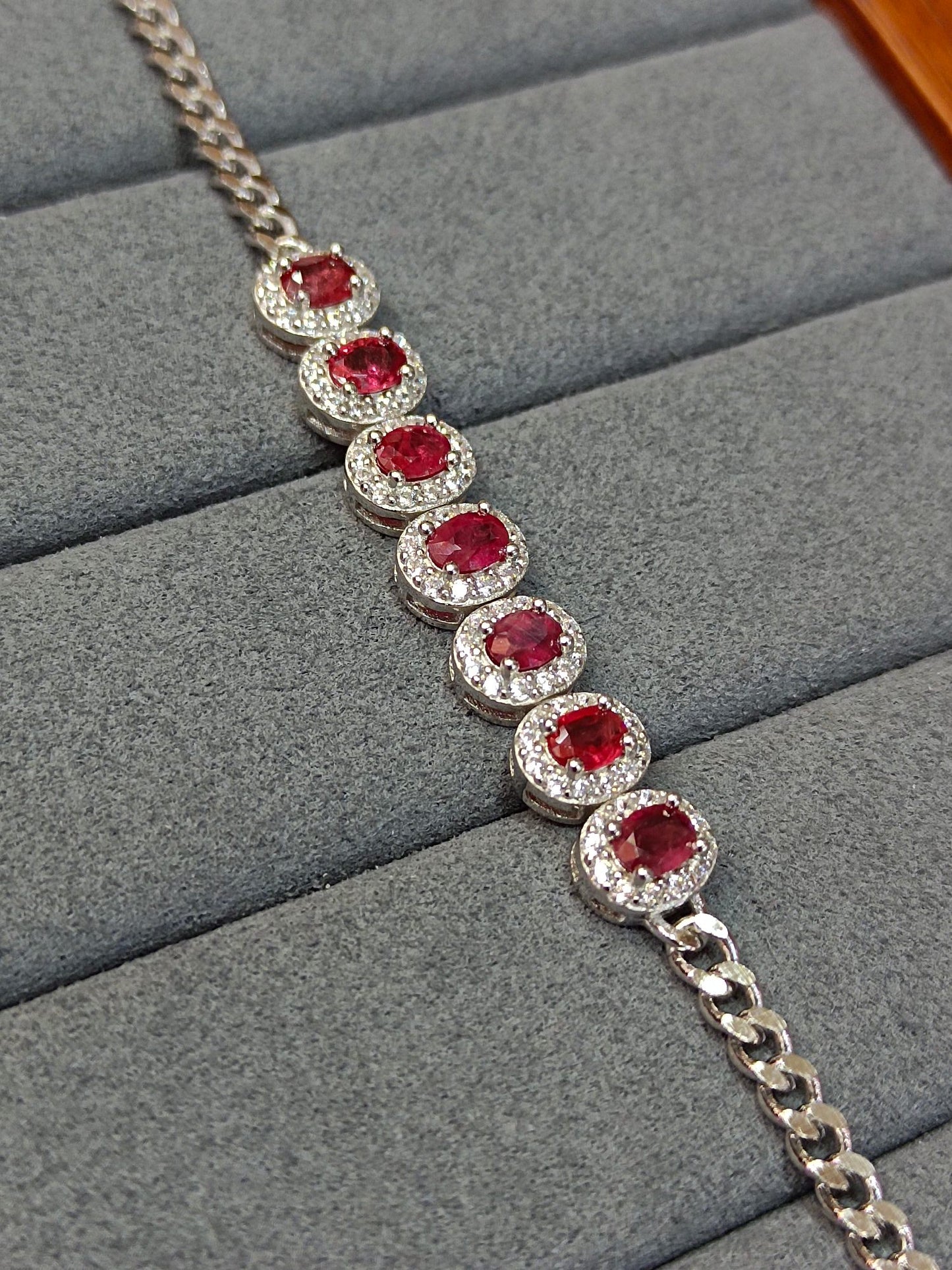 S925 zilveren fijn vakmanschap Ruby Pave armband - prachtige sieraden
