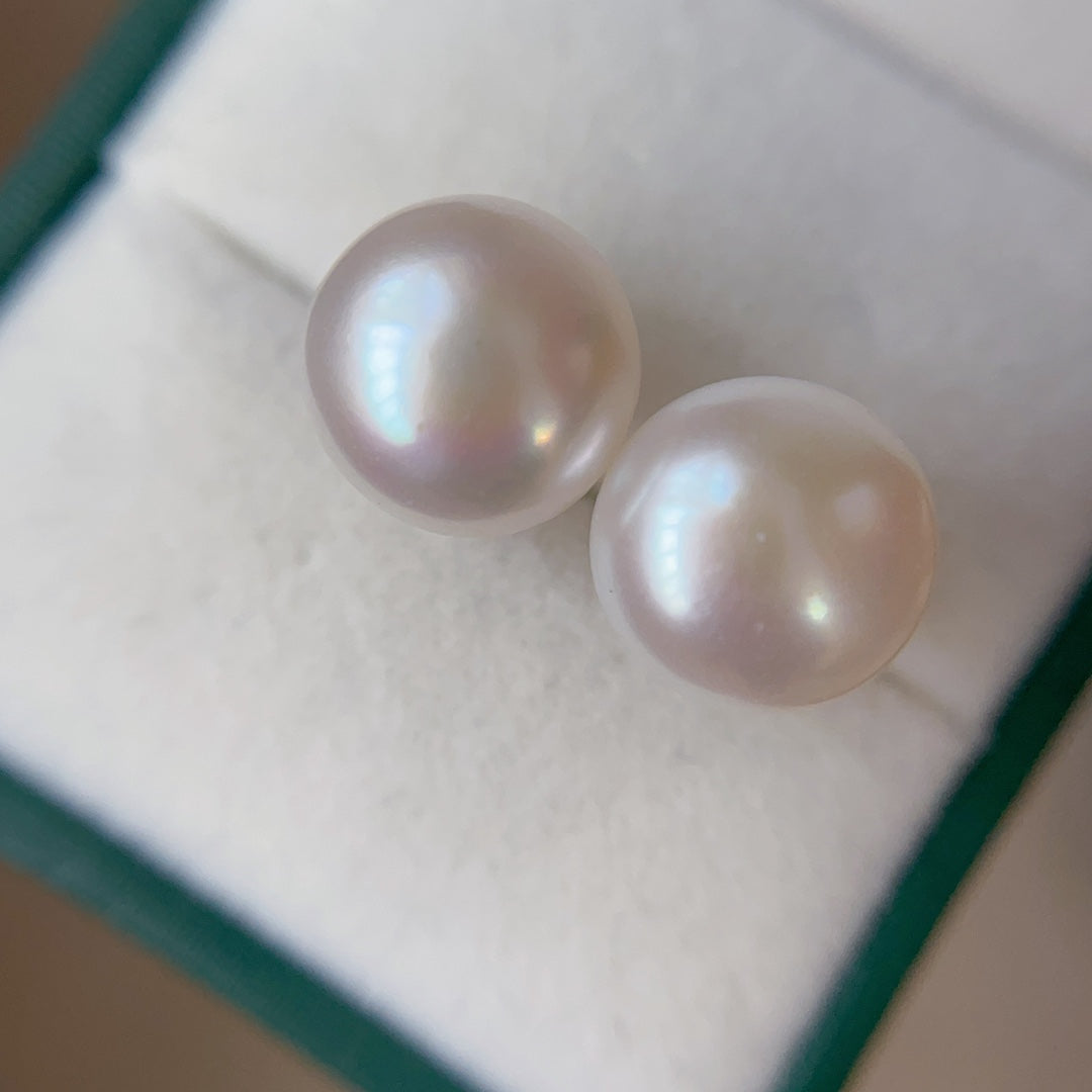Bijoux élégants en perles d'eau douce de 11 à 12 mm - Boucles d'oreilles en forme de 馒头 avec tiges en or 18 carats