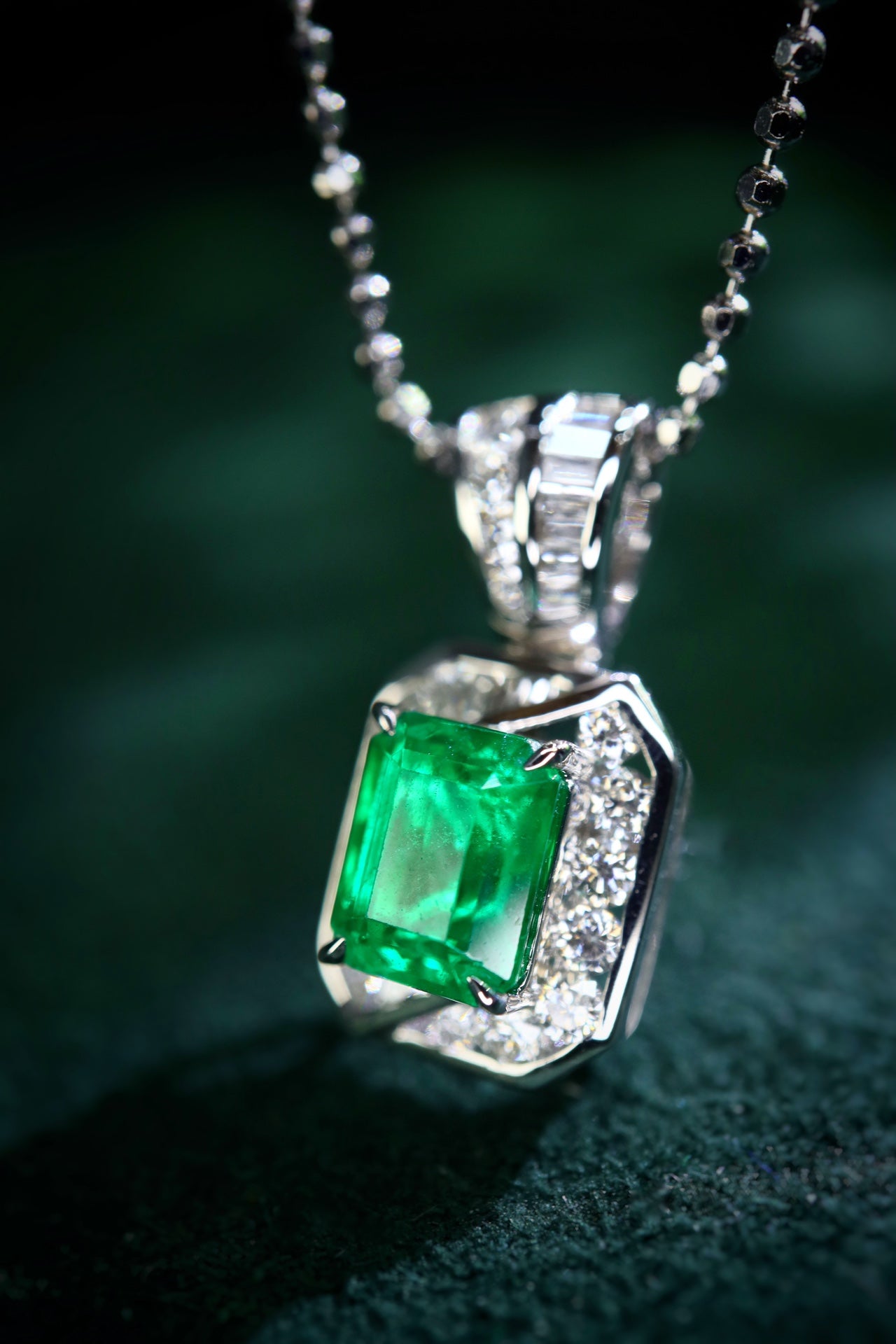 Colgante Esmeralda Panjshir - Colección de Joyería Premium
