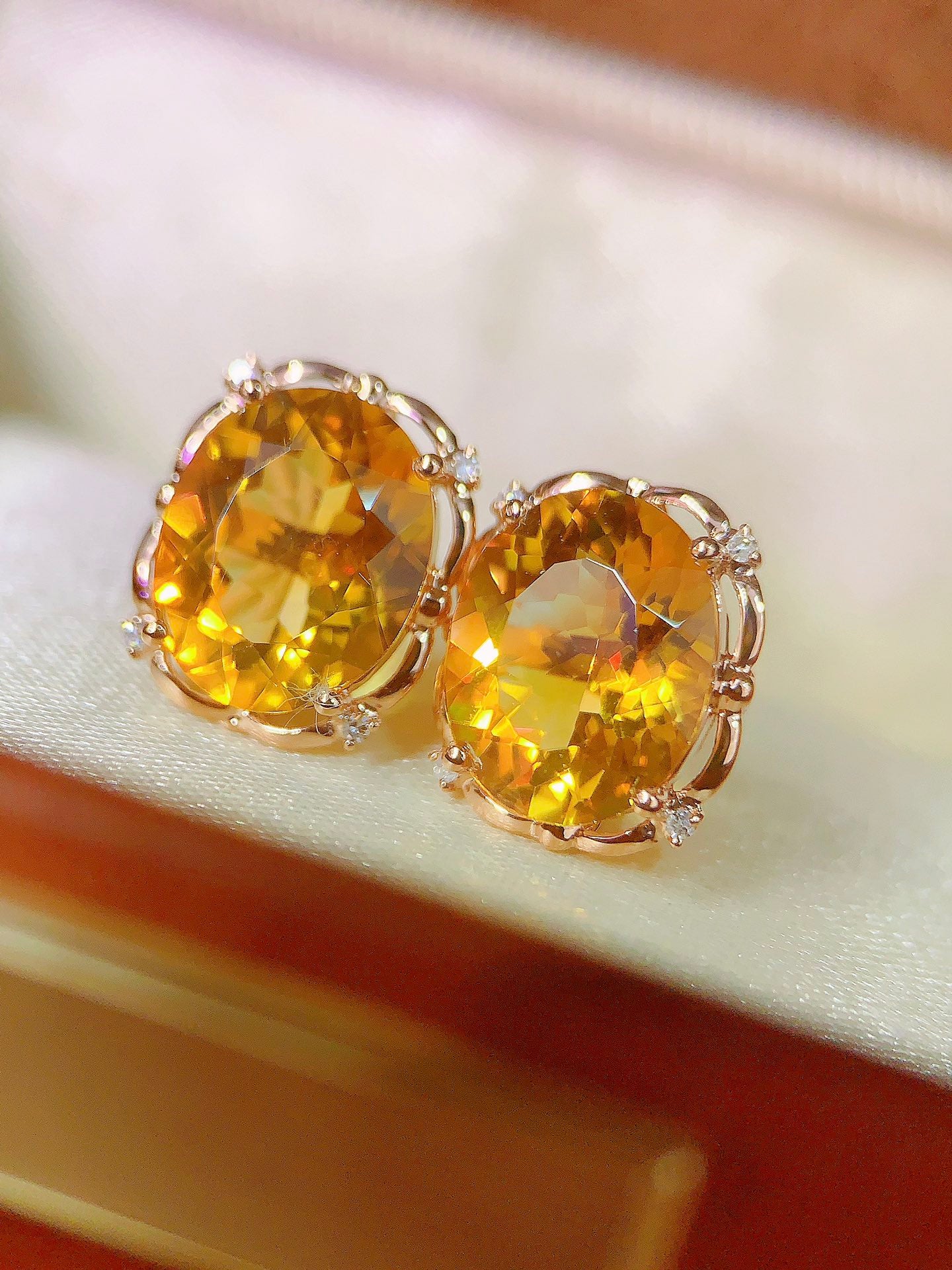 Uusi tulokas: Sunlit Stone, Glow of Prosperity - Citrine korvakorut