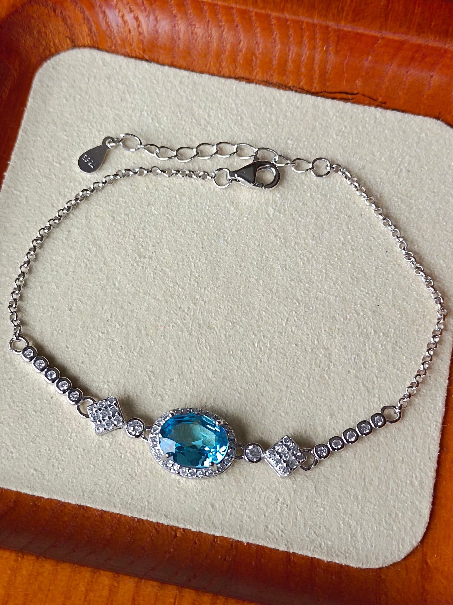 Exquisite Natural Swiss Blue Topaz Bracelet - A Summer Jewelry Essential