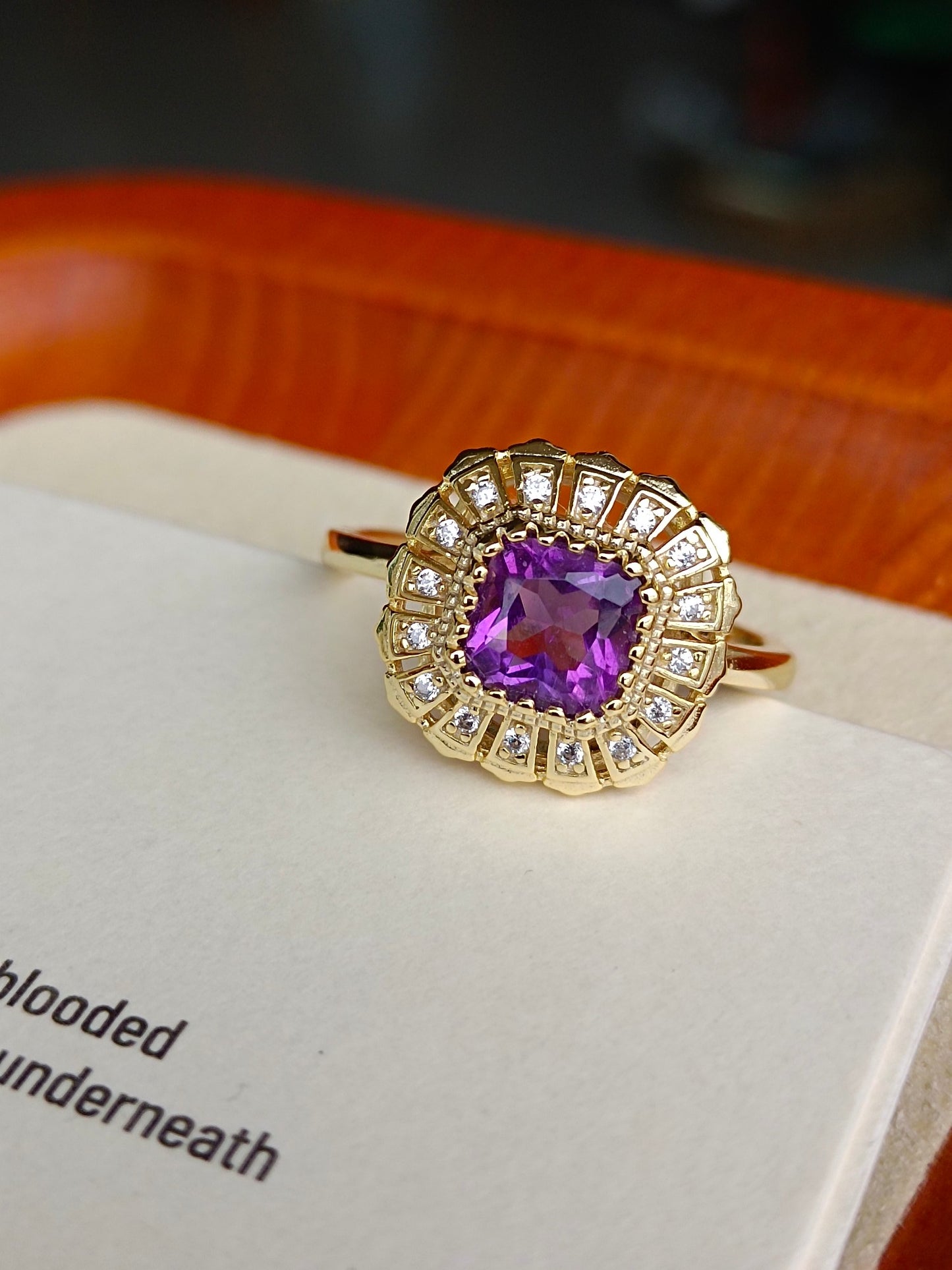 Bague en améthyste naturelle - Une affaire royale en joaillerie