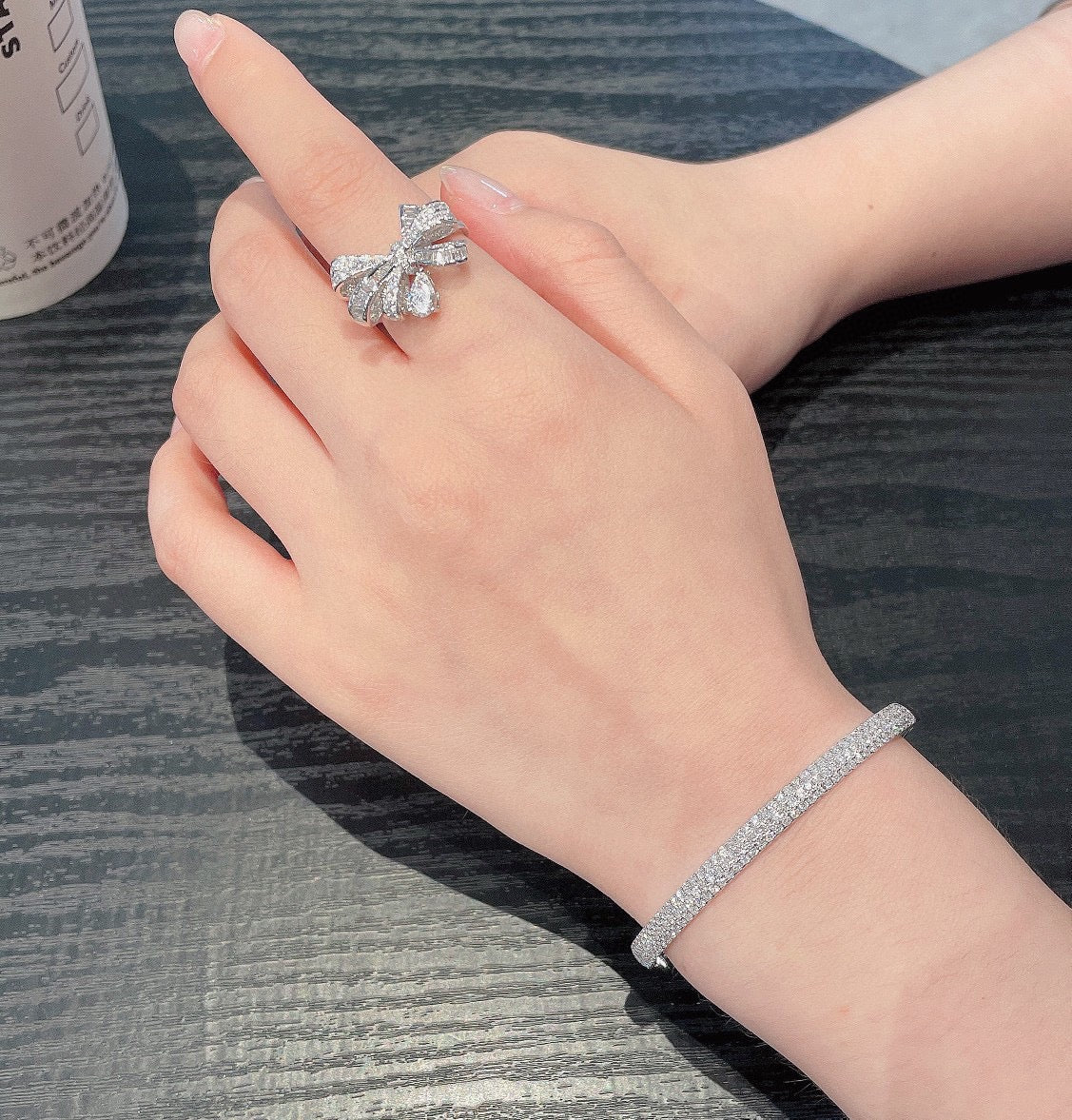 18K 養殖トリプルロウ セミマウント ダイヤモンド ブレスレット - 絶妙なジュエリー
