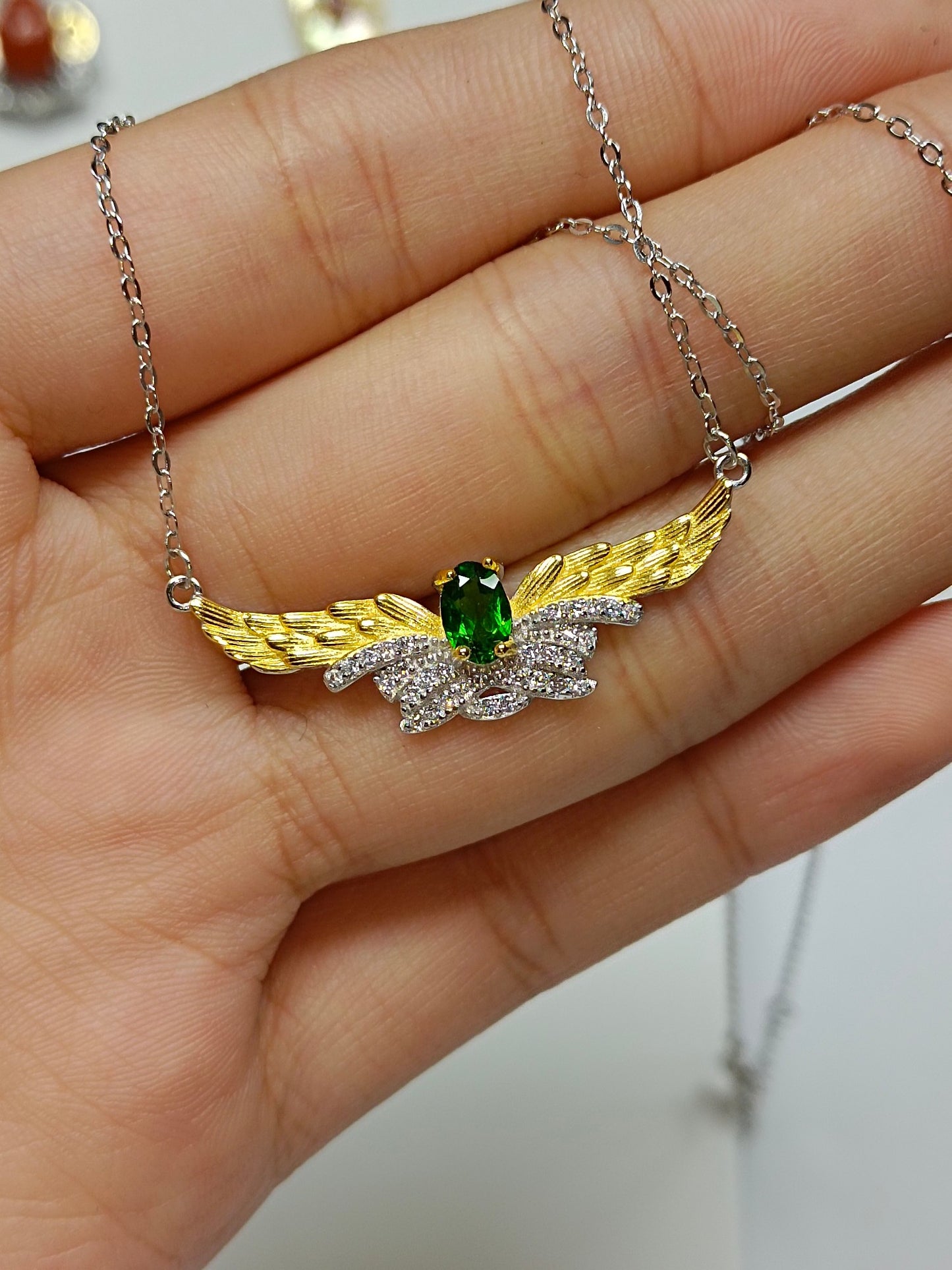 Collana con ciondolo angelo con argento S925 e incastonatura di diopside - Gioielli unici