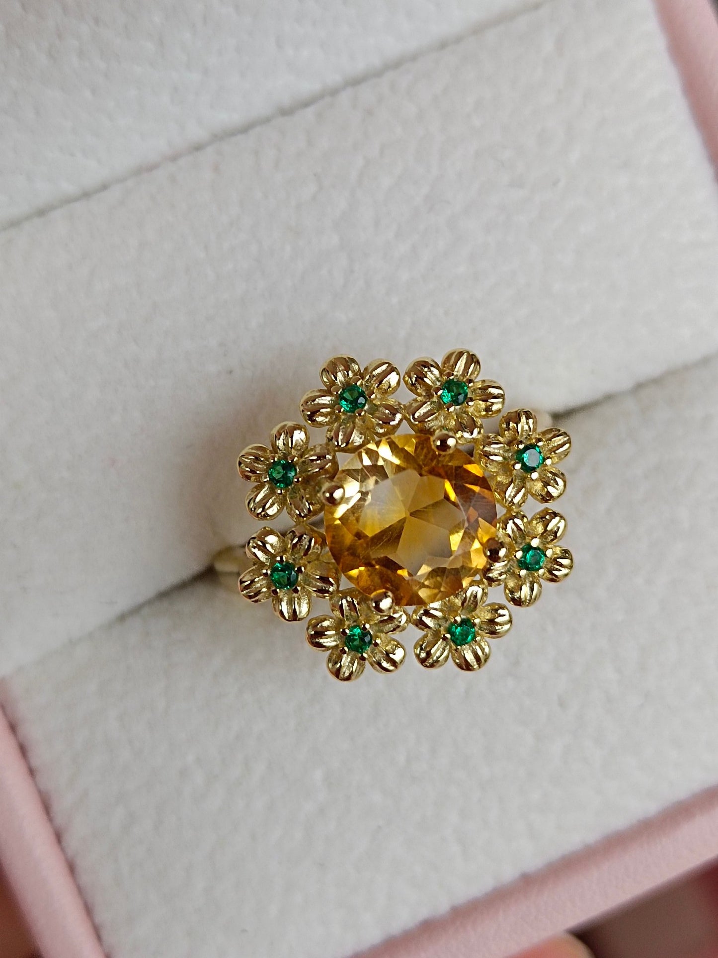 Squisito anello con fiore di prosperità citrino naturale - pezzo di gioielleria unico