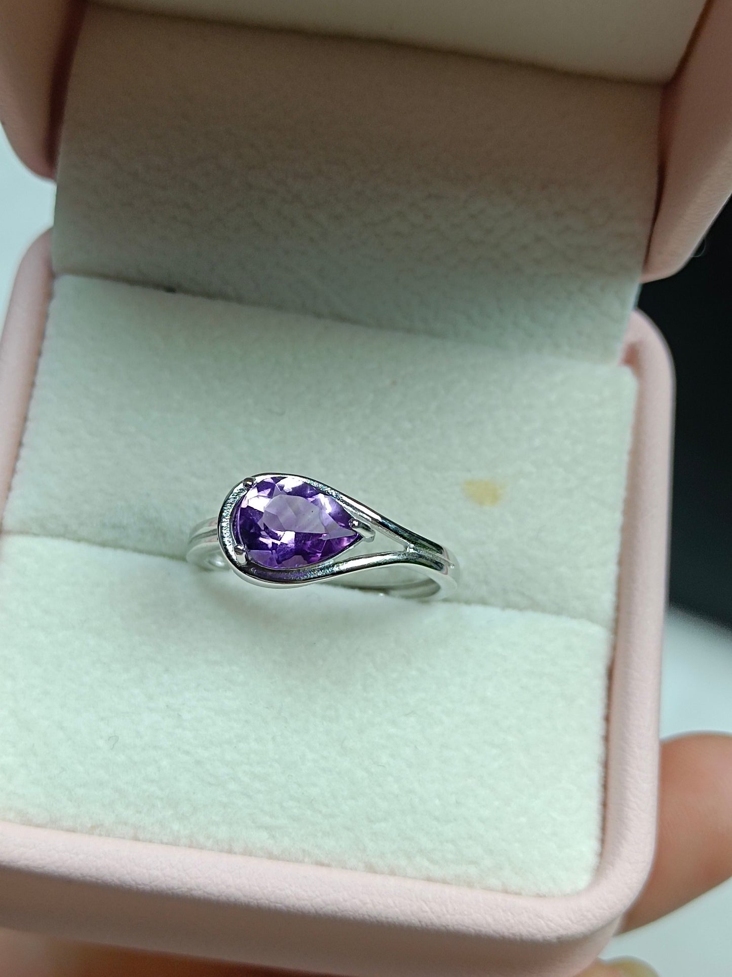 Prachtige natuurlijke amethist druppelring - een must-have voor sieraden