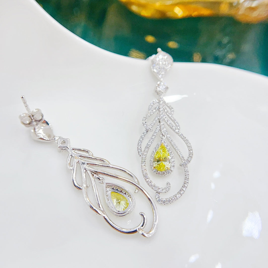 18K イエロー ゴールド 養殖ダイヤモンド フェザー ドロップ イヤリング - Jewelry Delight