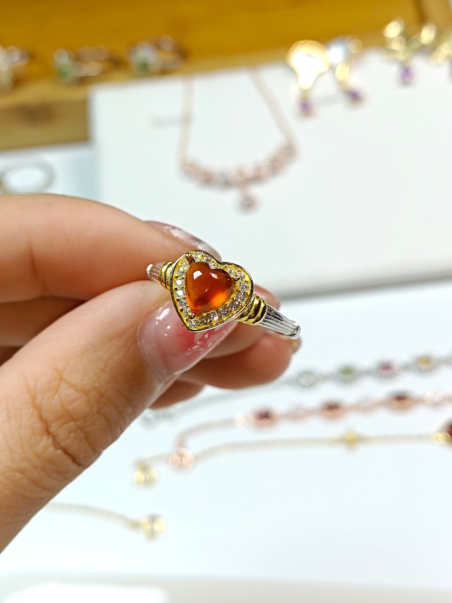 S925 Silver Embedded Mandarin Granat Ring - Hjerteformet design med justerbart bånd