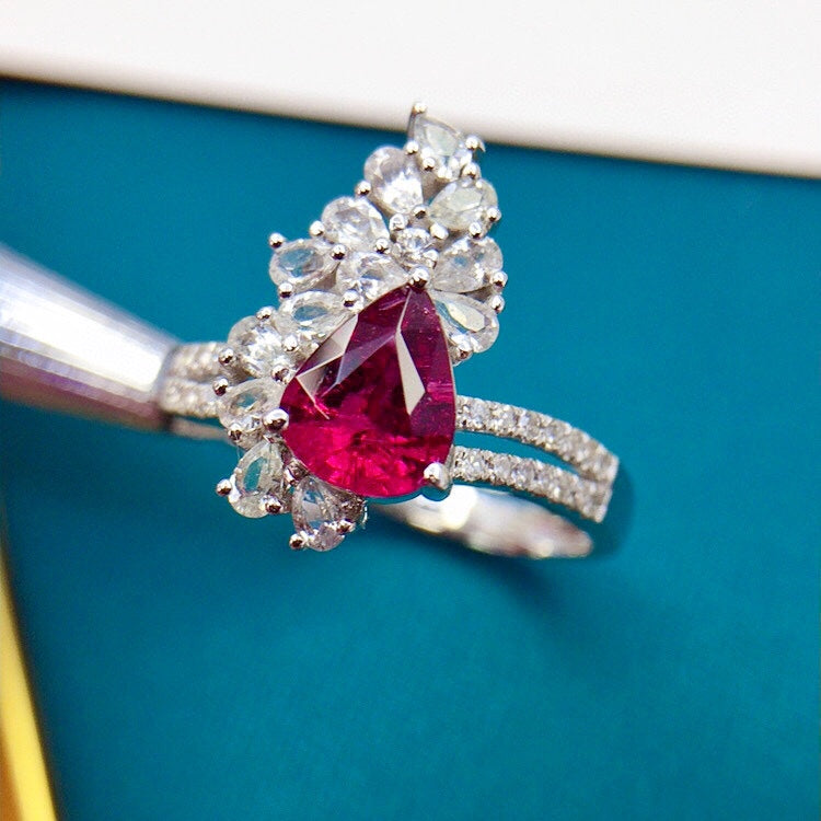 Elegant 18K Gold Natural Tourmaline Ring - A Must-Have Jewelry
