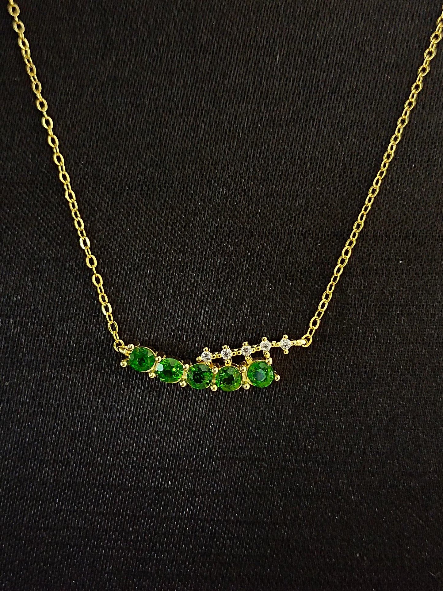 Collana con pavé di diopside naturale - Gioiello squisito