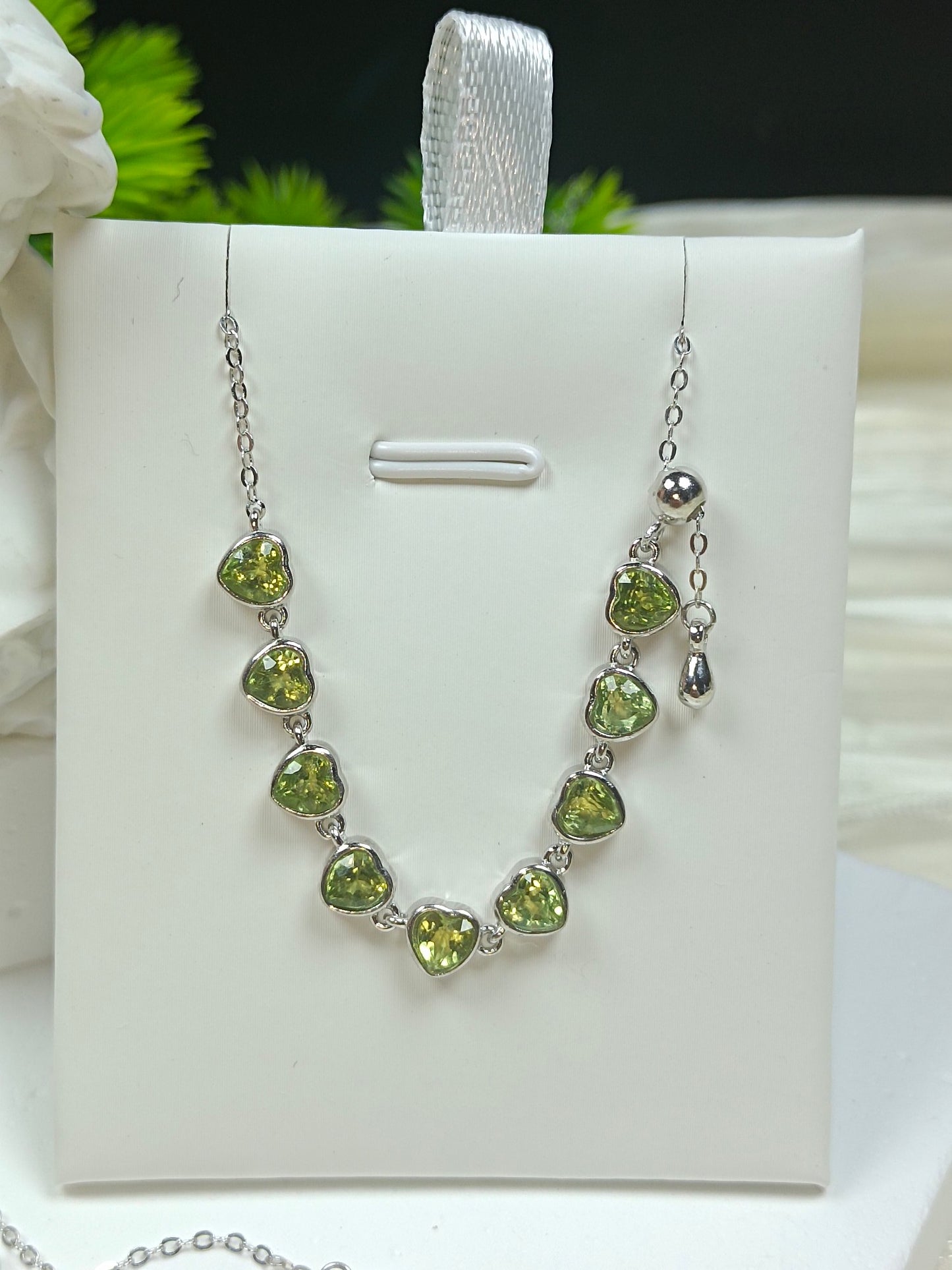 S925 Silver Heart Pendant with Peridot - Unique and Stylish Jewelry for Spring/Summer