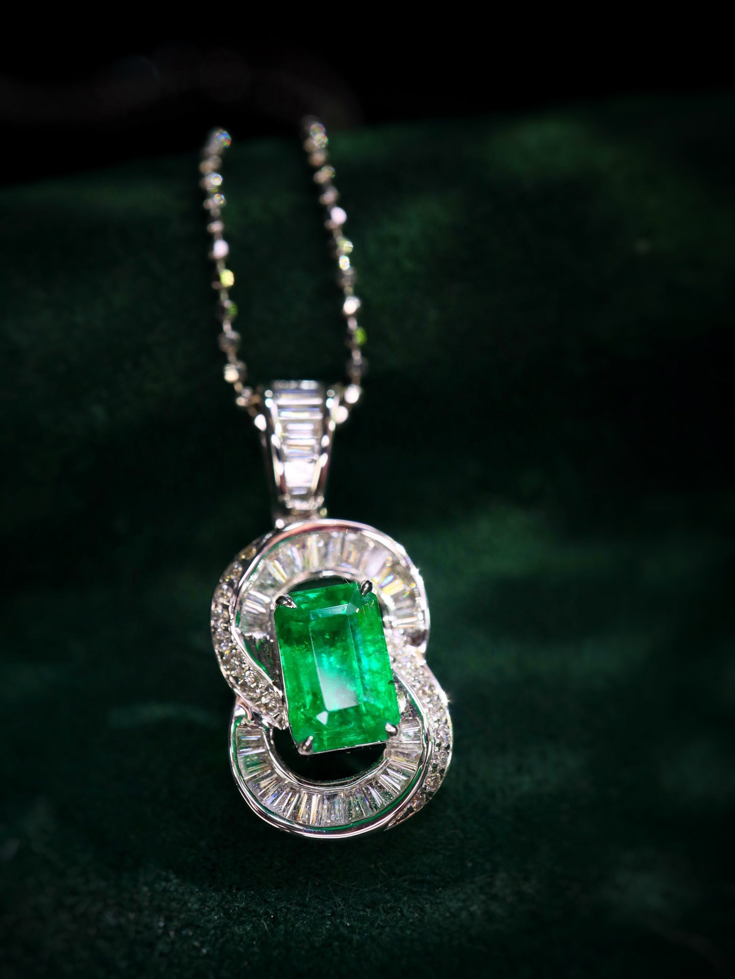 Colgante de esmeralda Panjshir: una maravilla de joyería