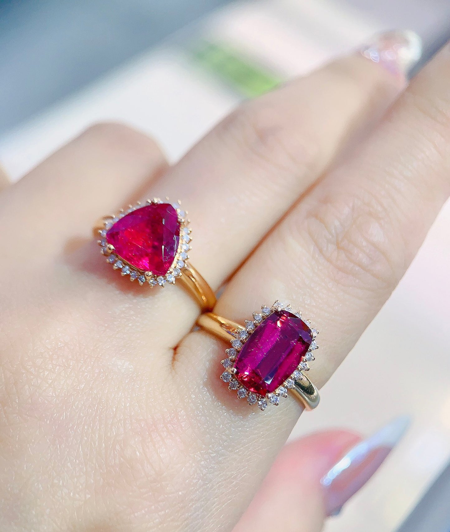 Elegantti 18K kultaa ja timantteja upotettu 碧玺 sormus - eksklusiivisia koruja