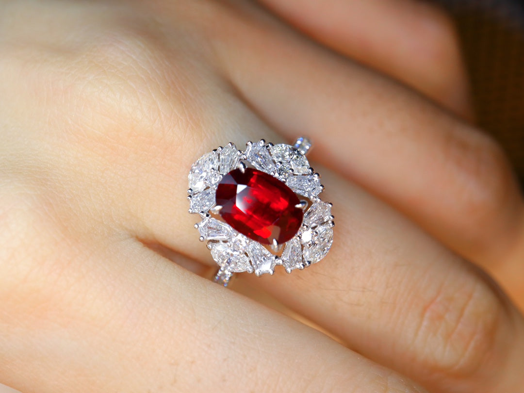 Ouppvärmd Pigeon's Blood Ruby Ring - Premium Jewelry Collection