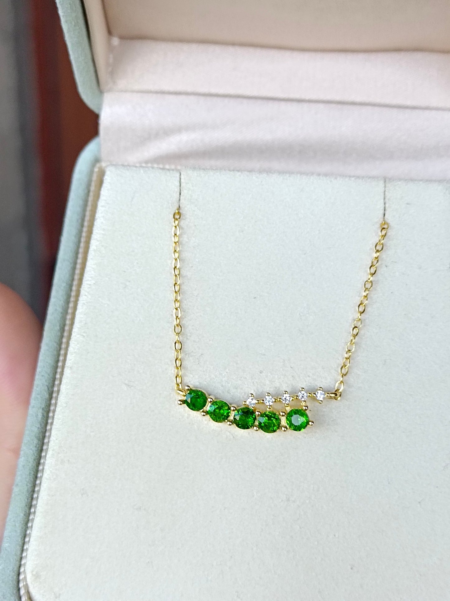 Collana con pavé di diopside naturale - Gioiello squisito