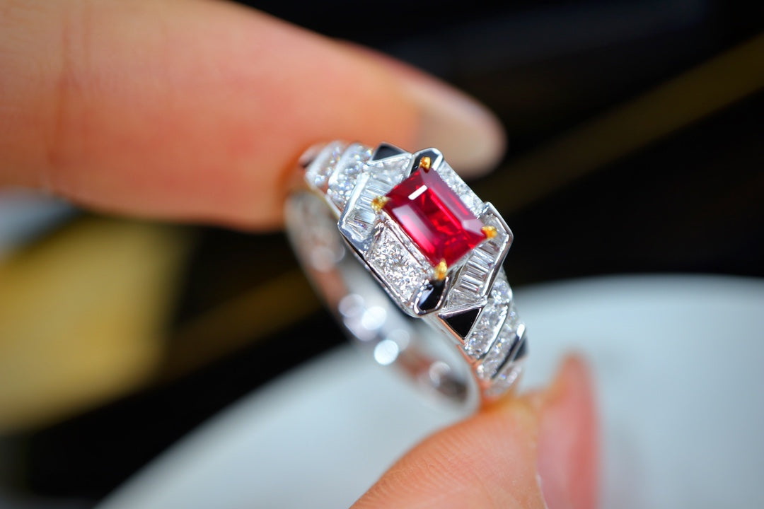Anillo único de rubí rojo con sangre de paloma - Joyería de alta calidad