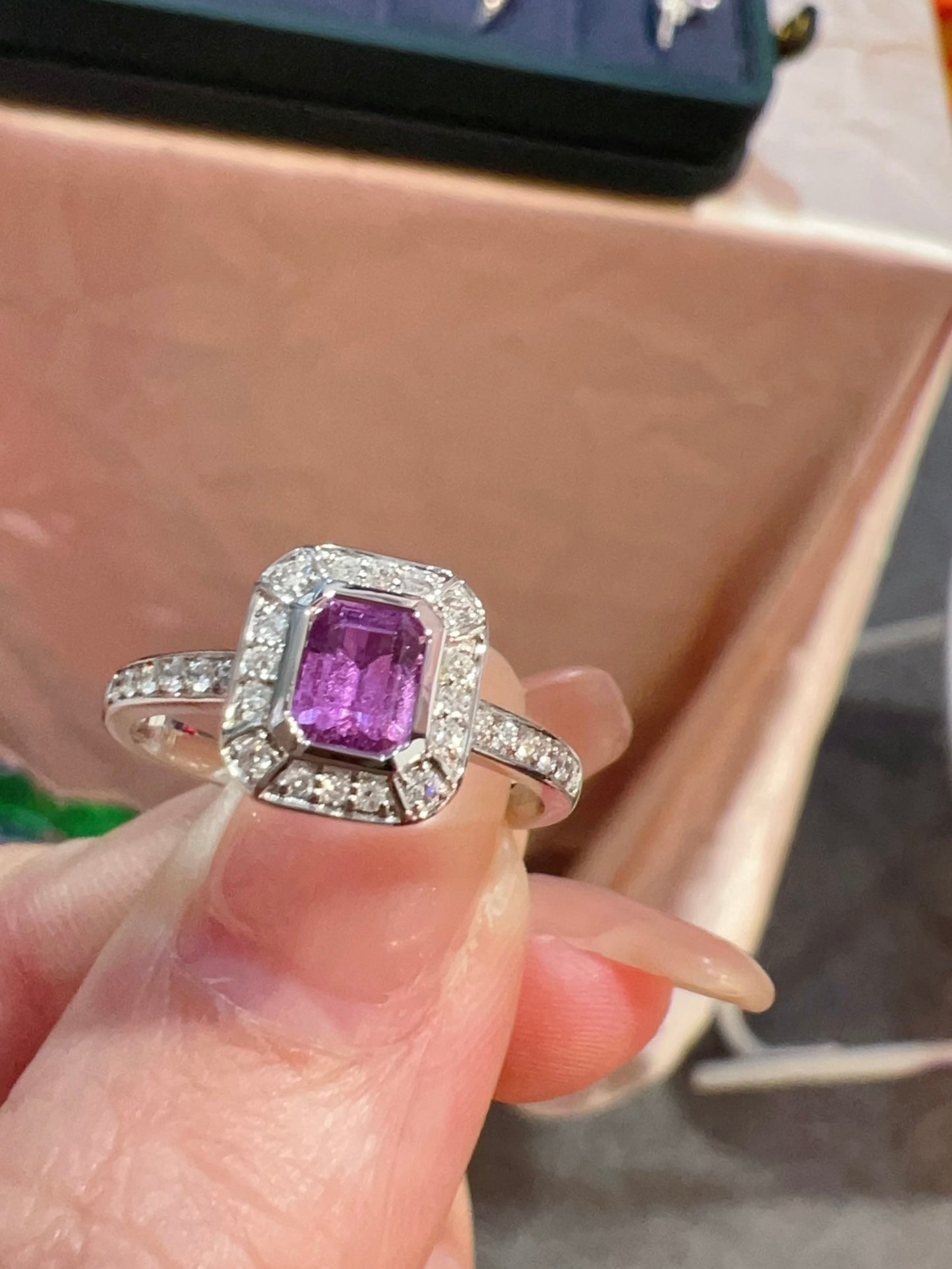 Eleganter und vielseitiger Paparacha-Saphir-Ring aus 18-karätigem Gold mit Diamanten – Schmuck für jeden Anlass