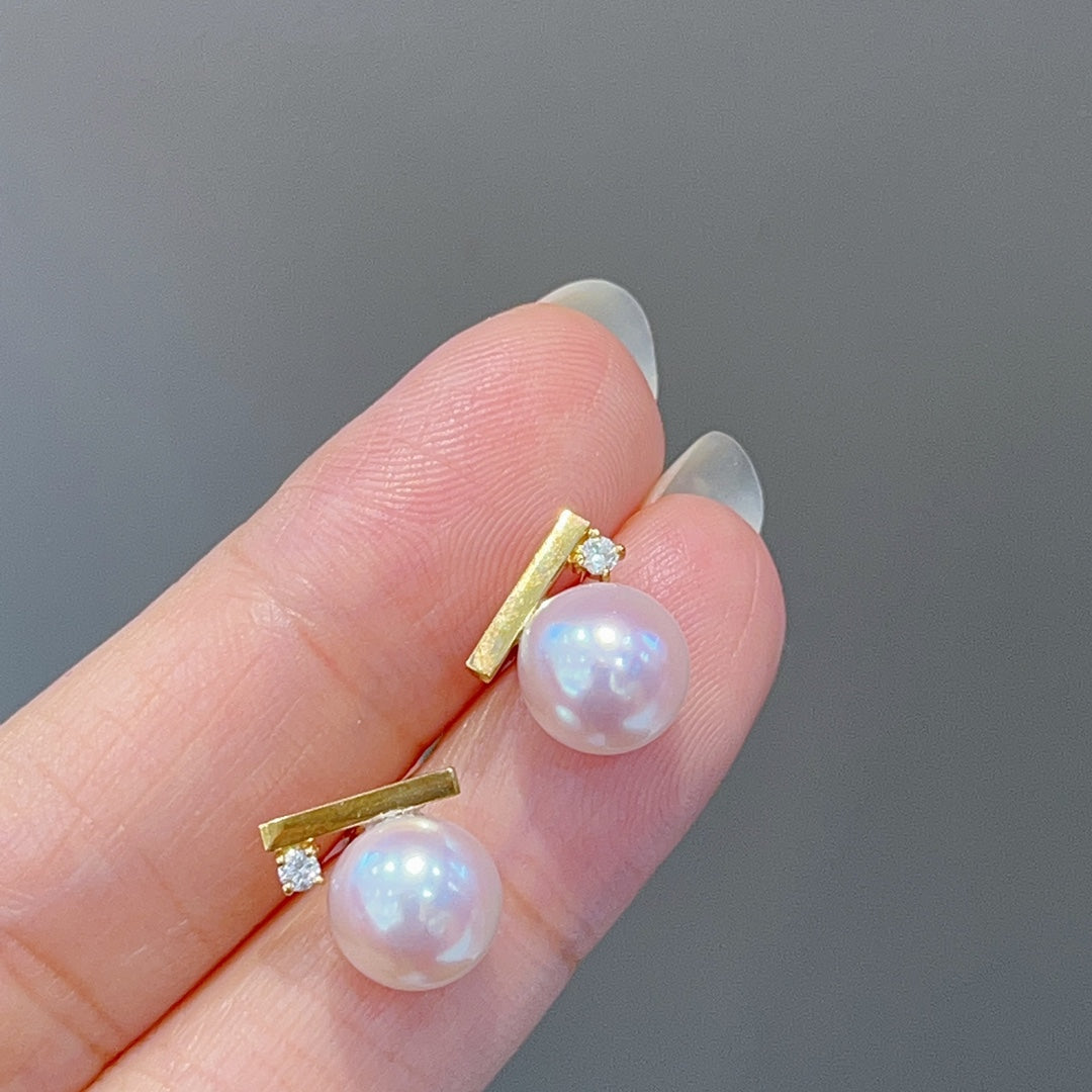 Elegantes aretes de perlas Akoya con incrustaciones de diamantes de 18 quilates: joyas para cada ocasión