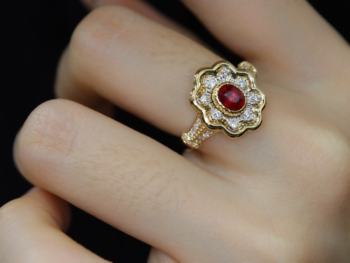 Vintage Pigeon's Blood Ruby Ring - Premium korukokoelma