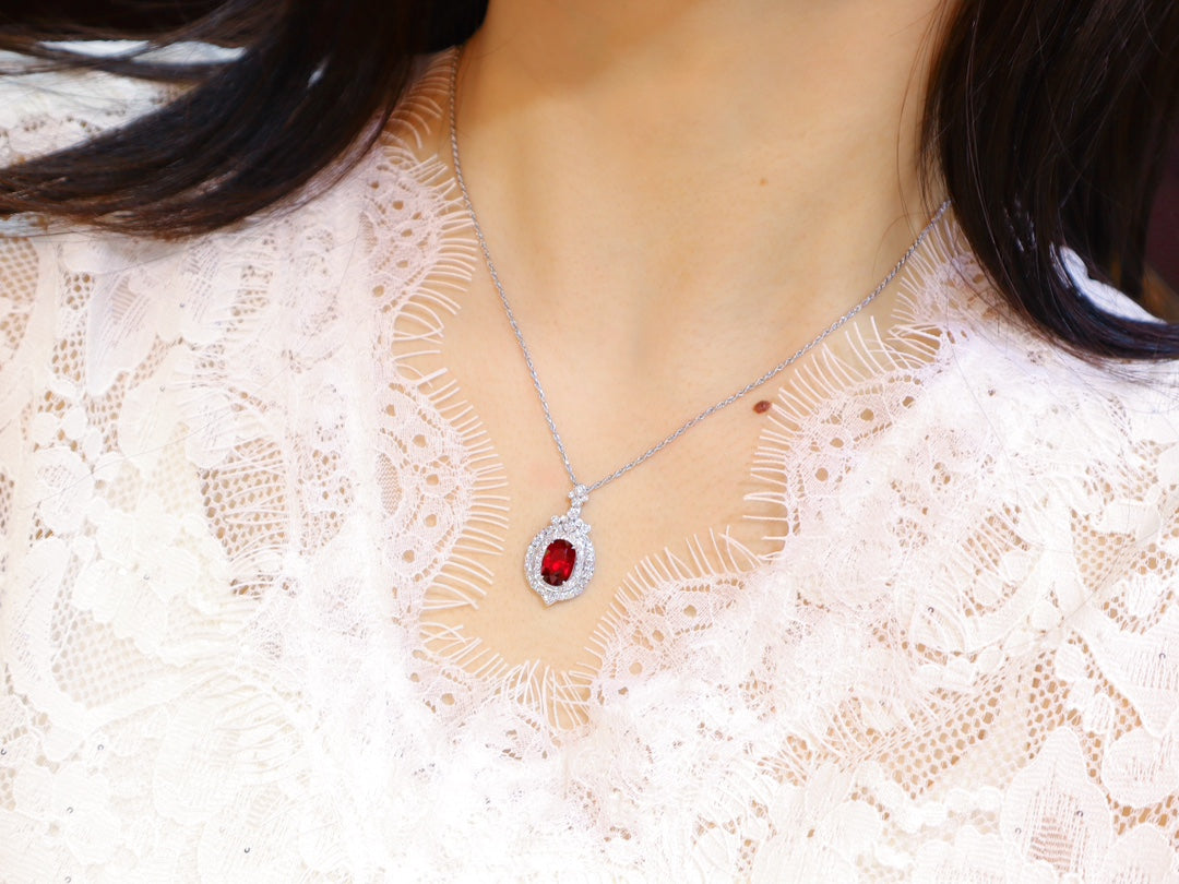 Uoppvarmet Pigeon's Blood Ruby Pendant - Premium smykkesamling